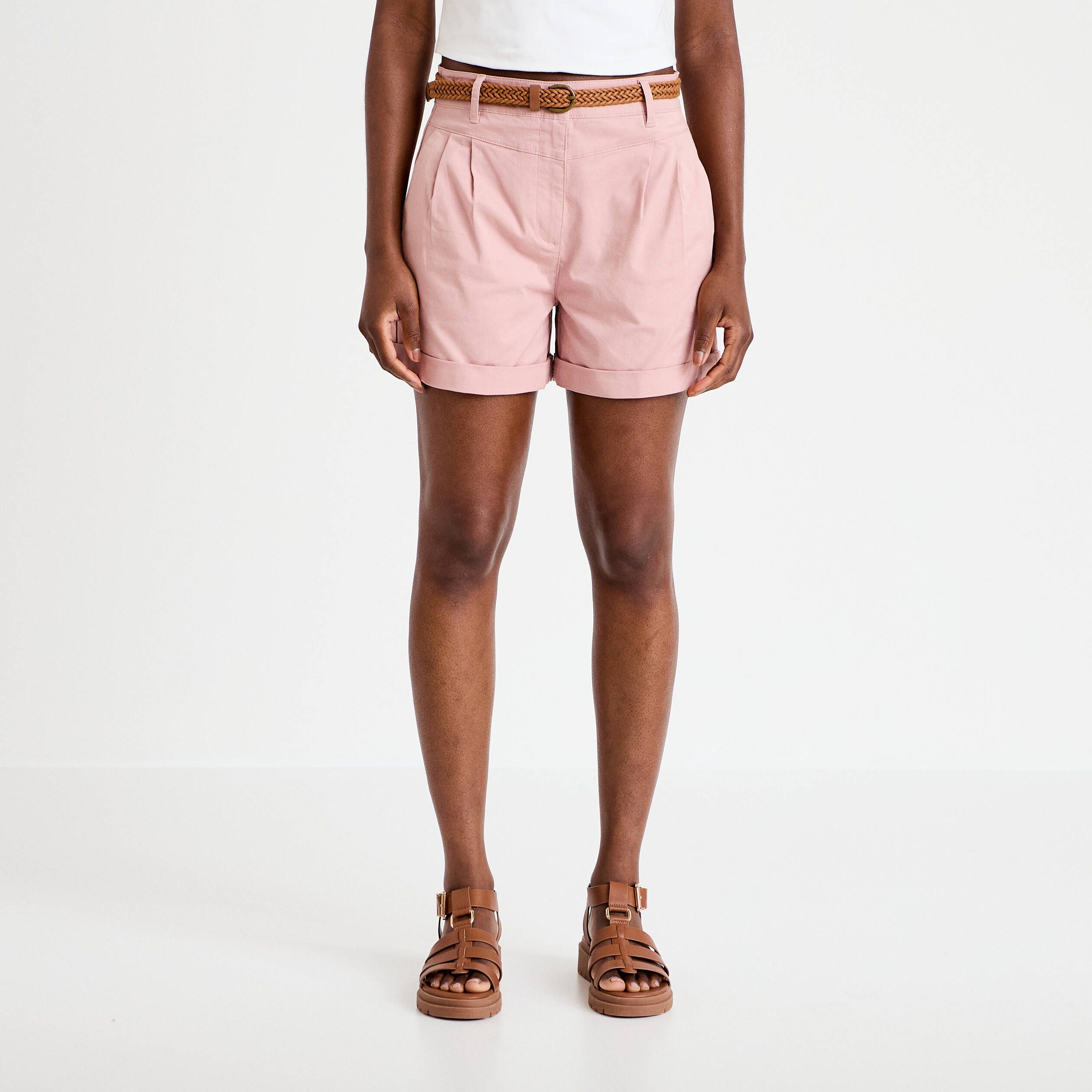 Short chino ceintur&eacute; rose pastel femme