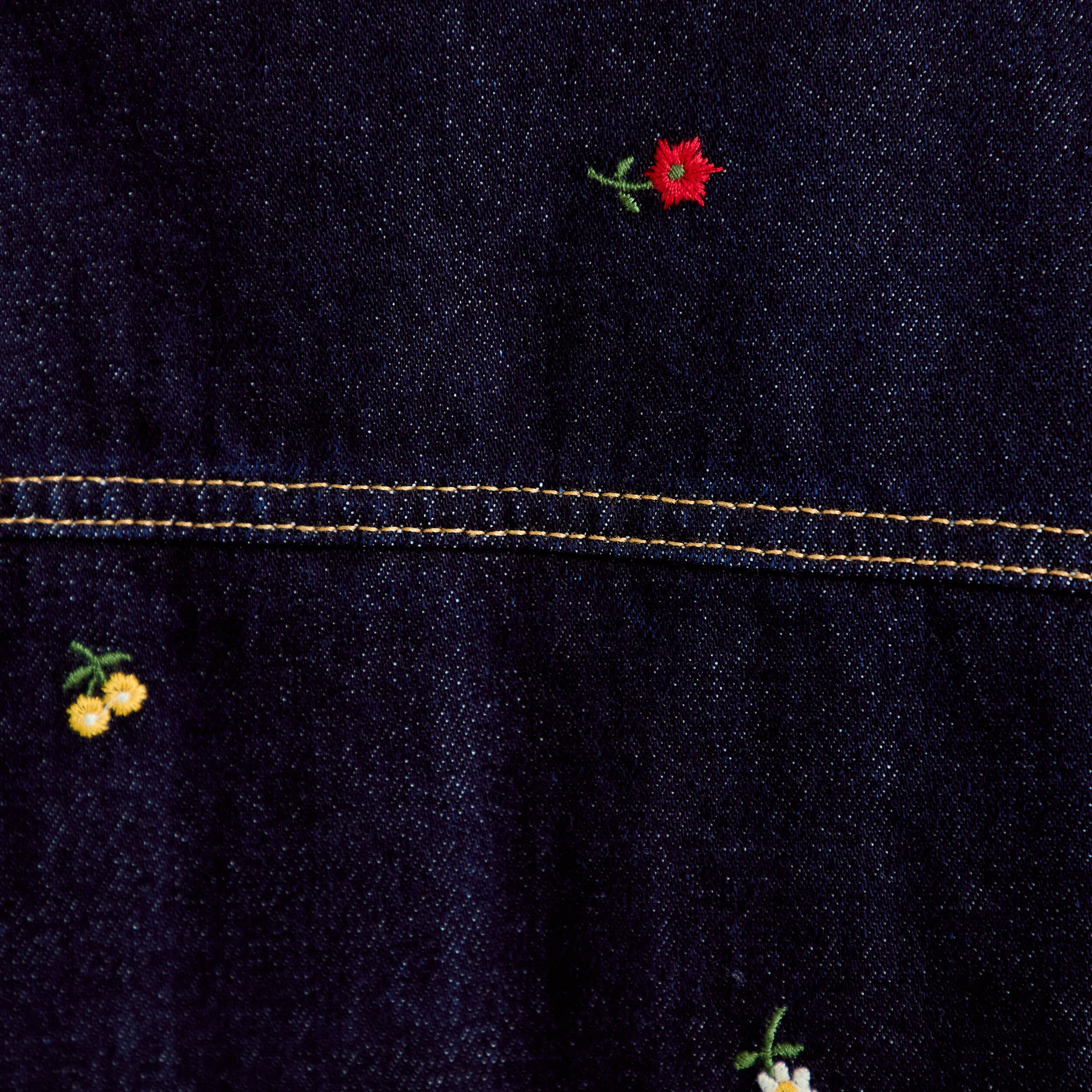 Robe courte &eacute;vas&eacute;e en jean brod&eacute;e bleu marine femme