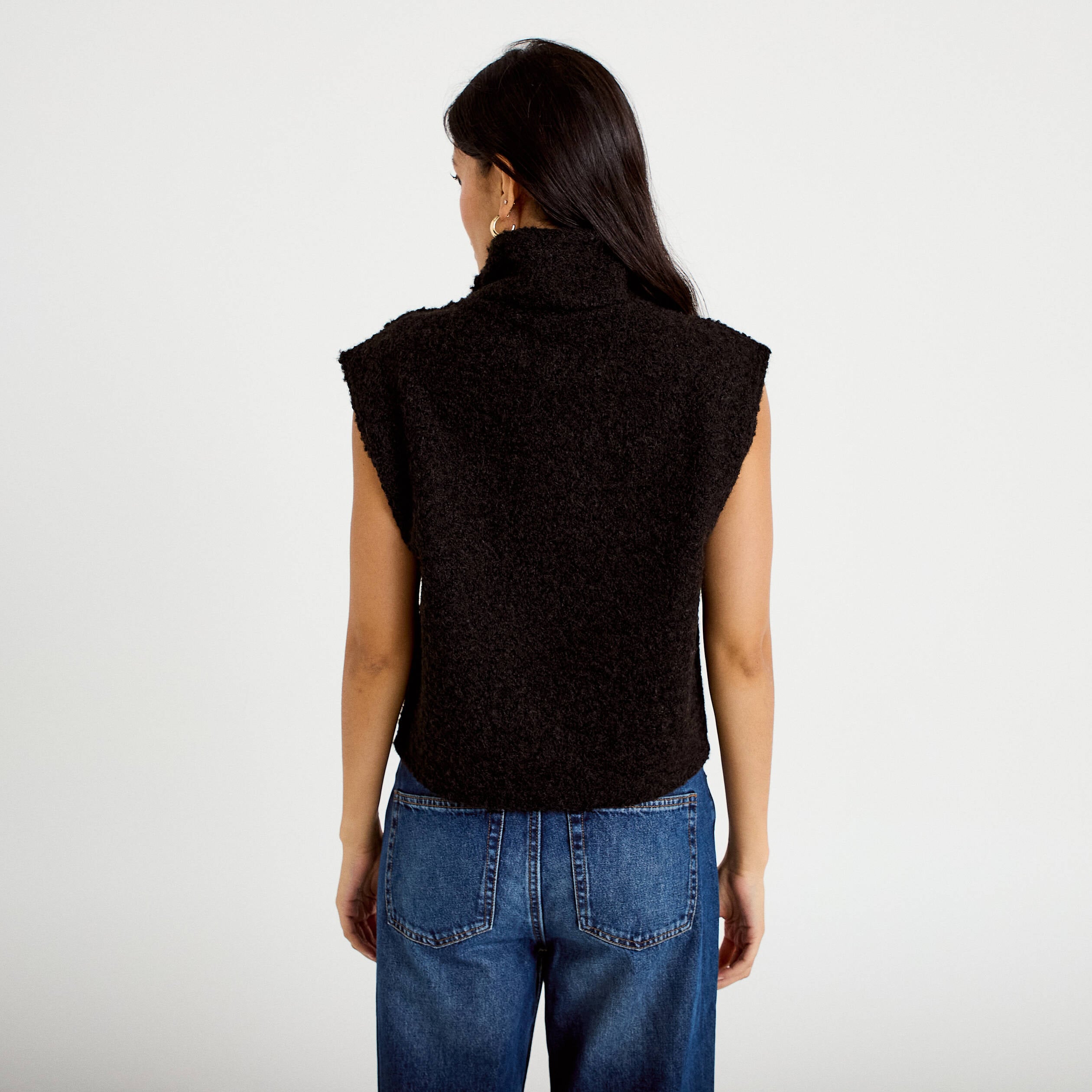 Pull droit sans manches col montant noir femme