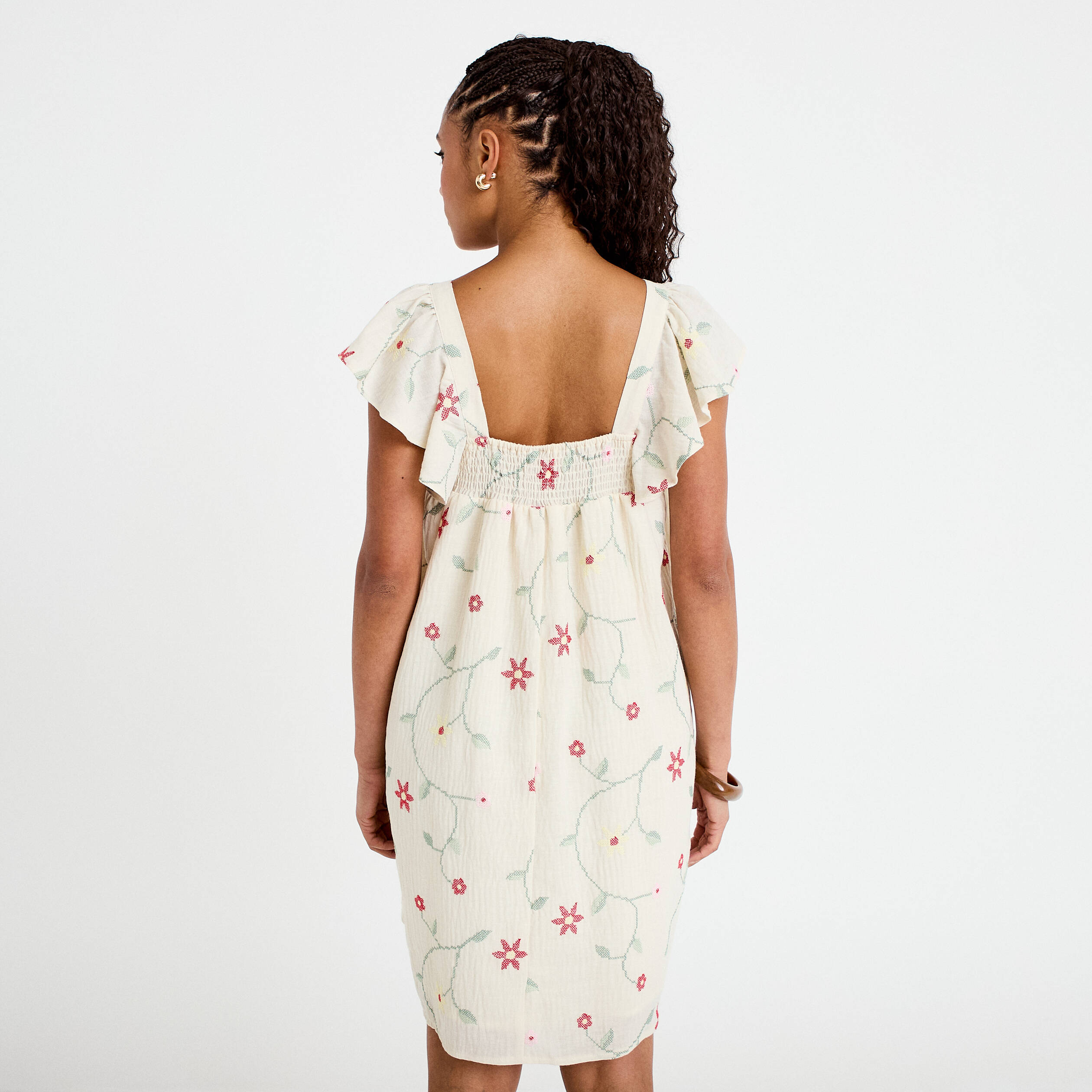 Robe courte &eacute;vas&eacute;e brod&eacute;e blanc femme