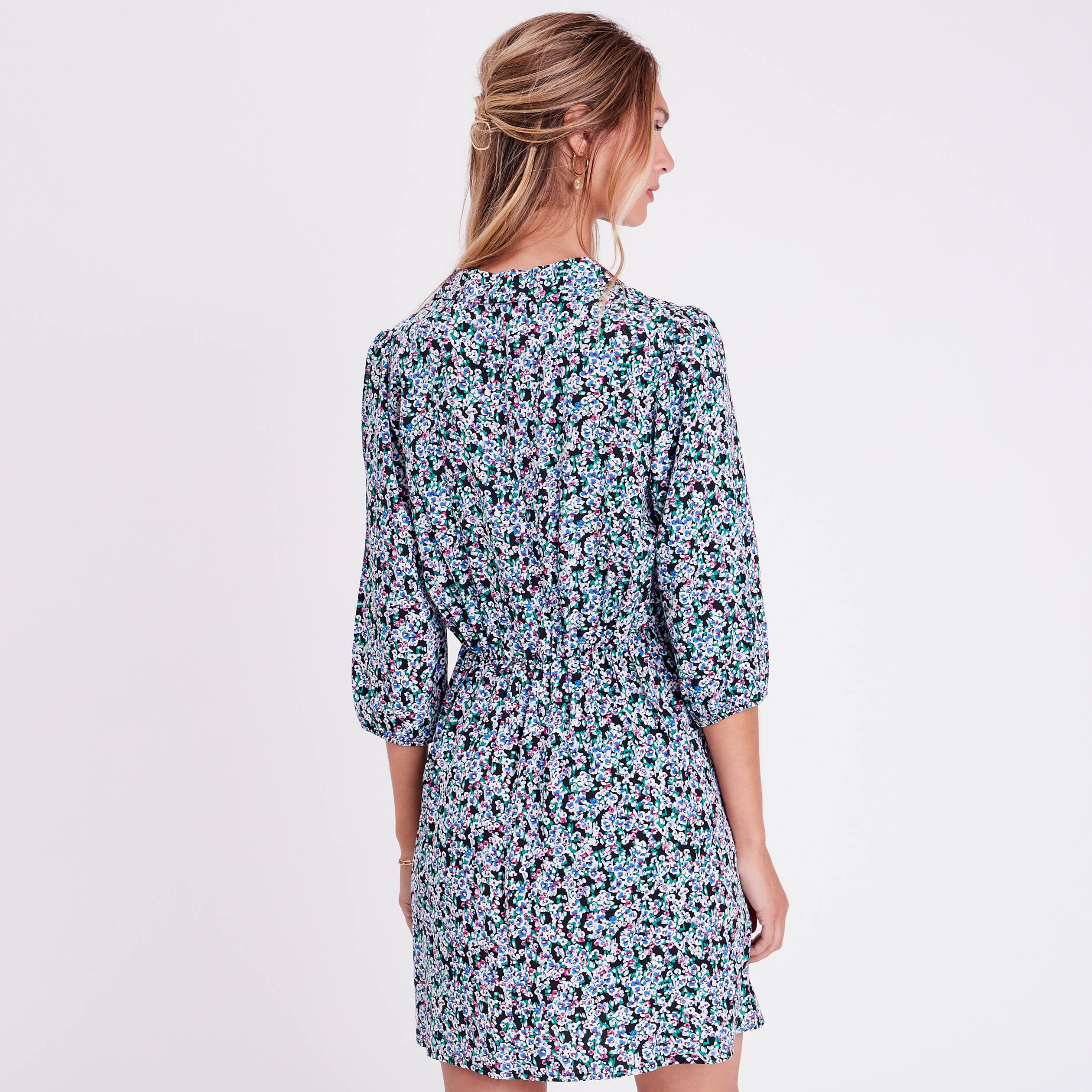 Robe &eacute;vas&eacute;e fluide noir femme