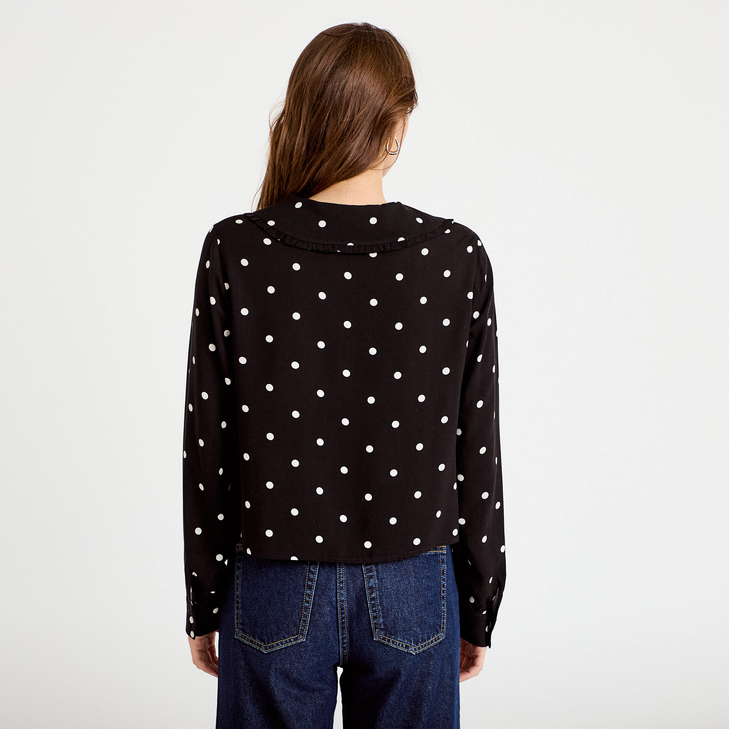 Chemise grand col noir femme