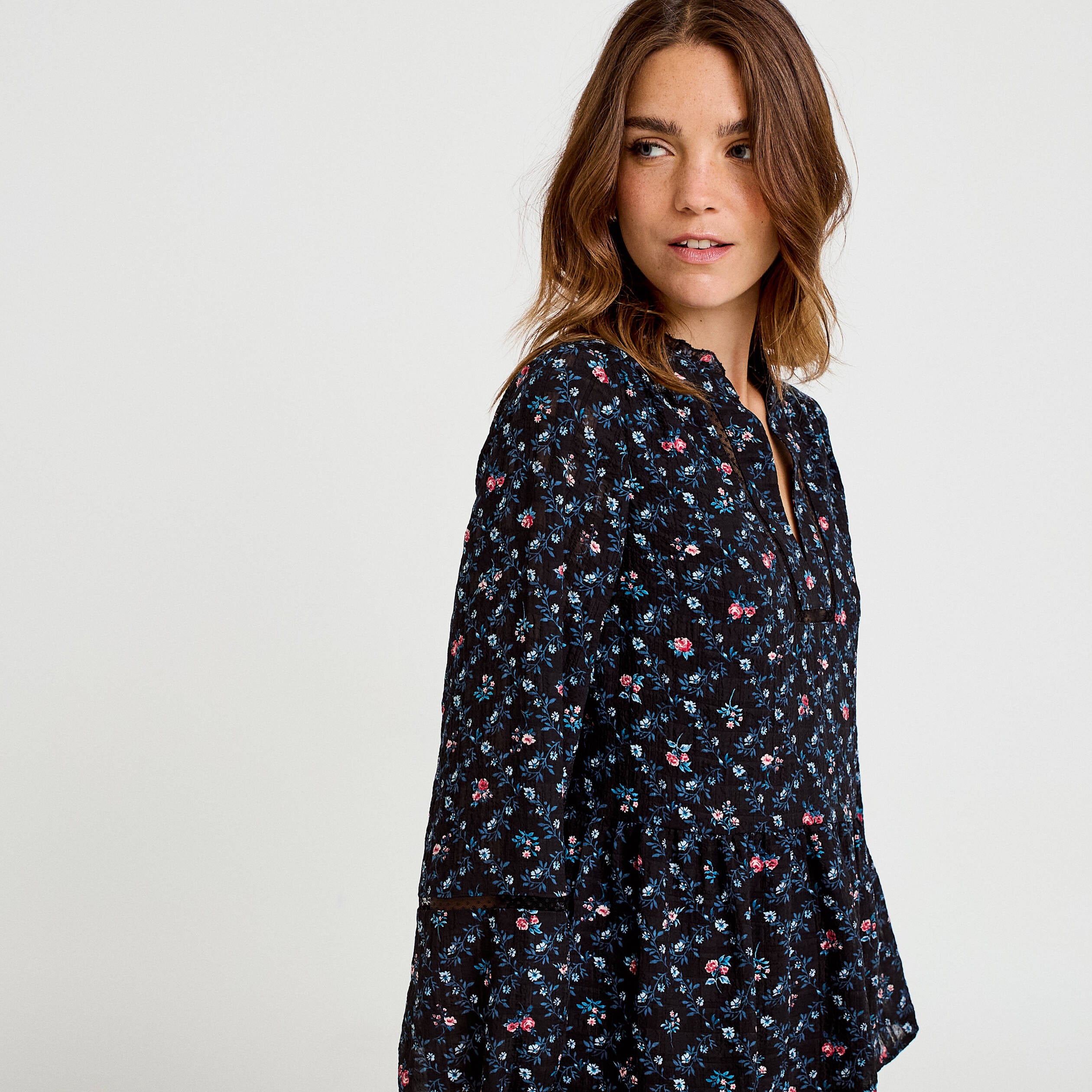 Chemise col v manches longues noir femme