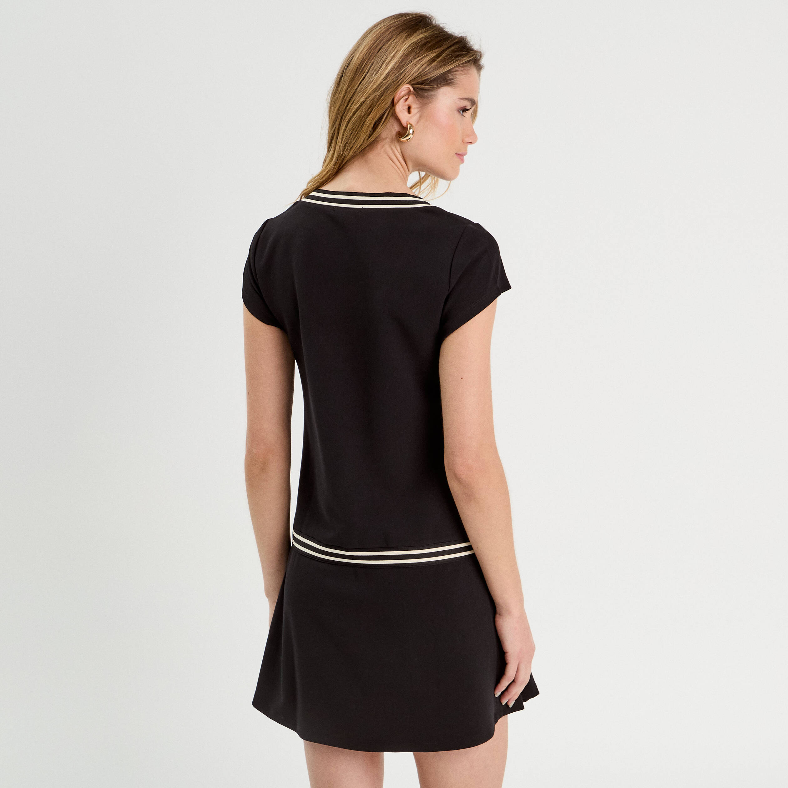 Robe &eacute;vas&eacute;e avec bandes noir femme