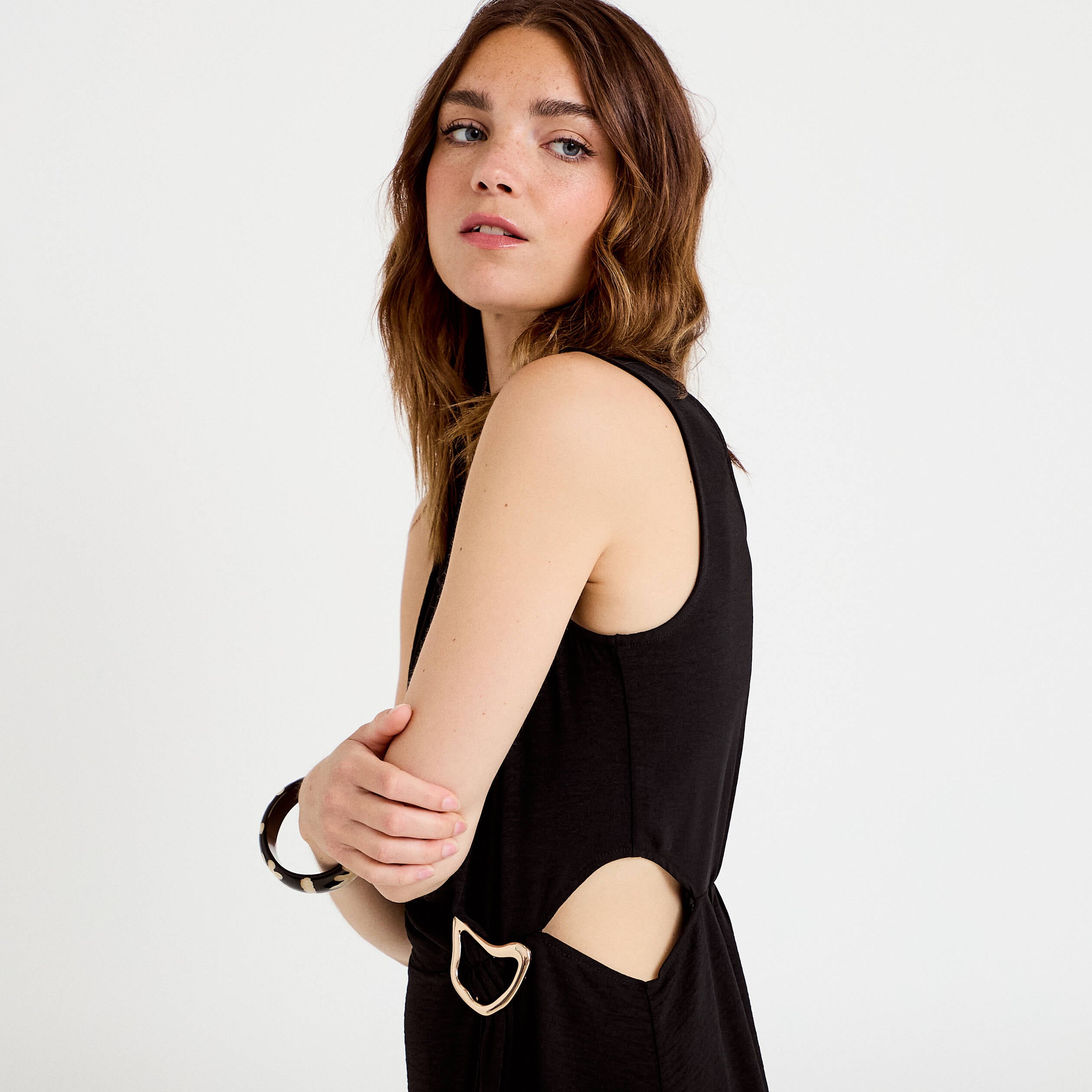 Robe &eacute;vas&eacute;e 3/4 sans manches col rond noir femme