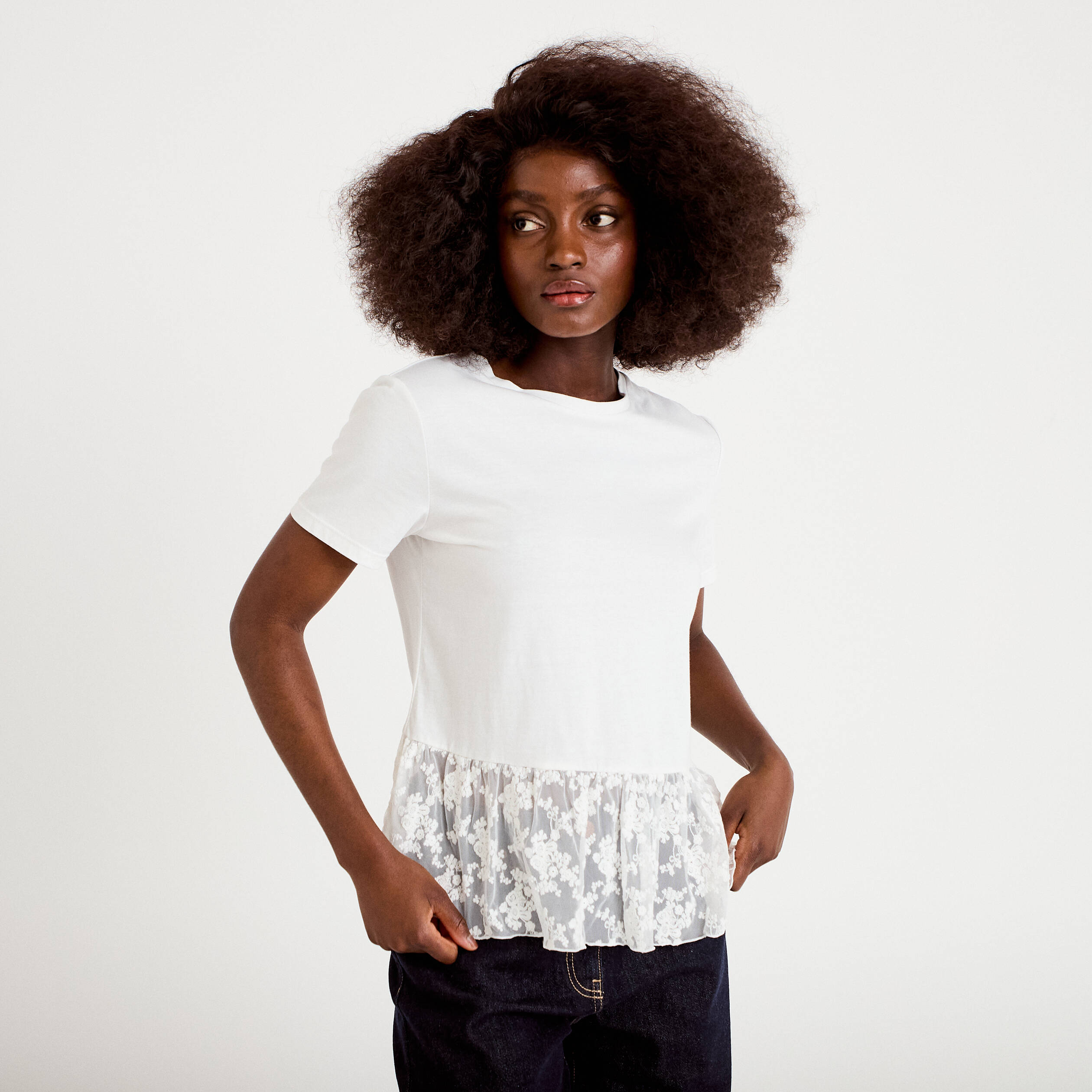 T-shirt manches courtes en dentelle ecru femme
