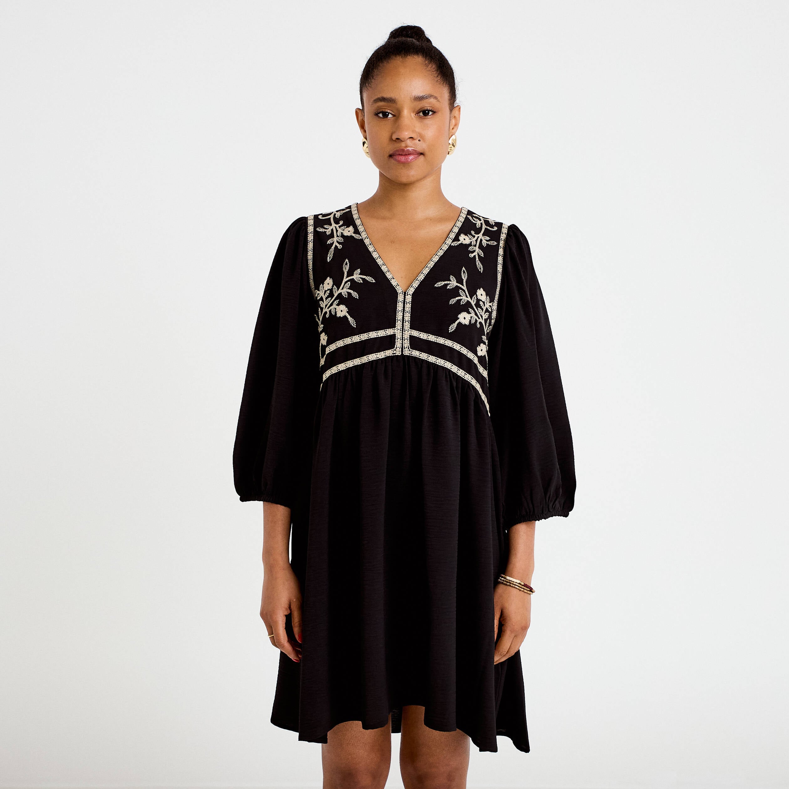 Robe droite courte col v manches 3/4 noir femme