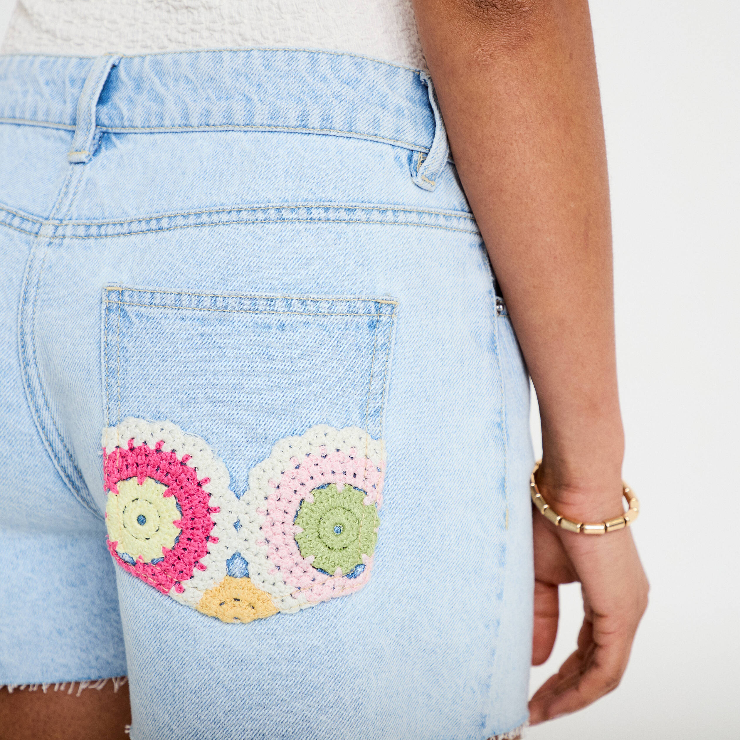 Short en jean taille basse denim bleach femme
