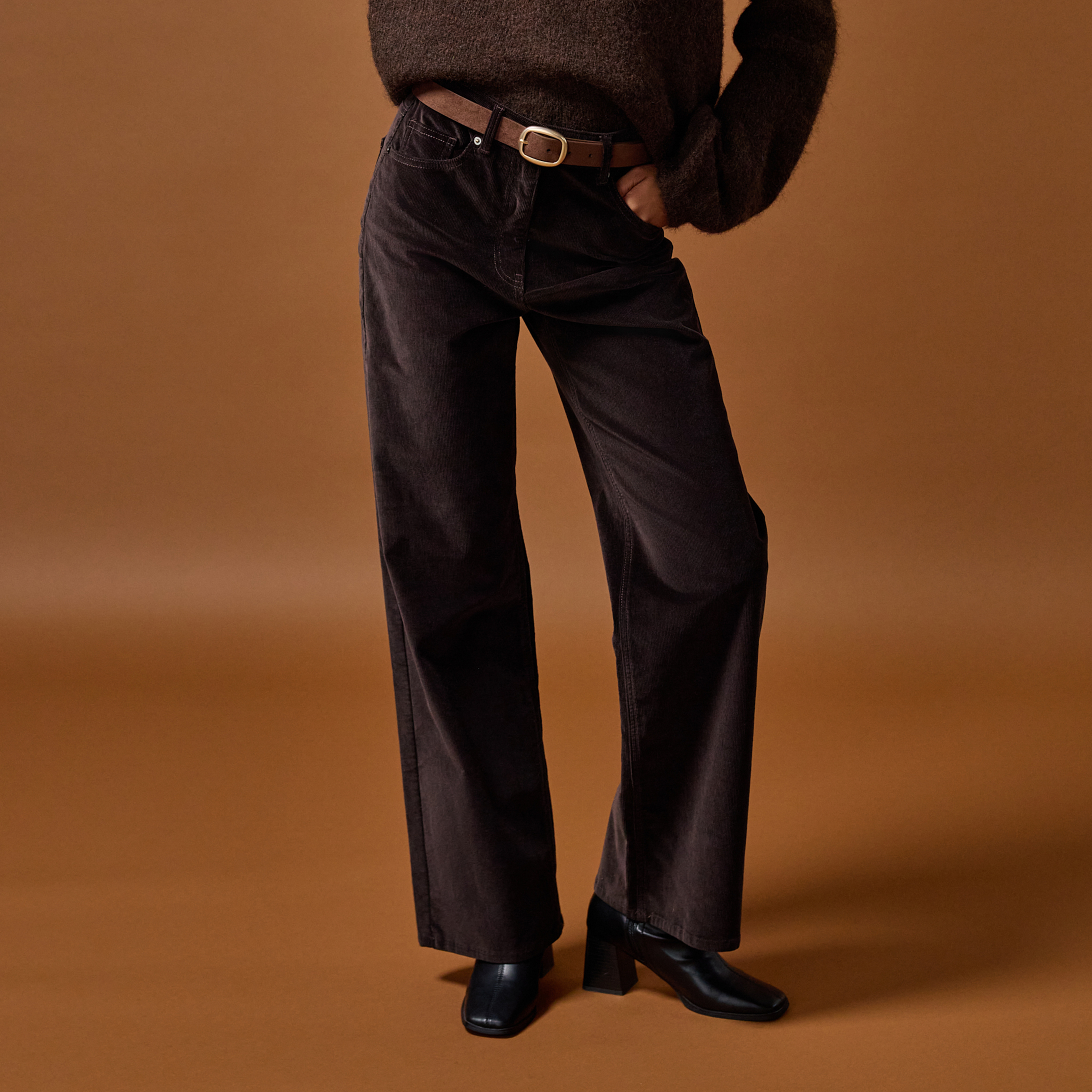 Pantalon bootcut taille haute velours marron fonc&eacute; femme