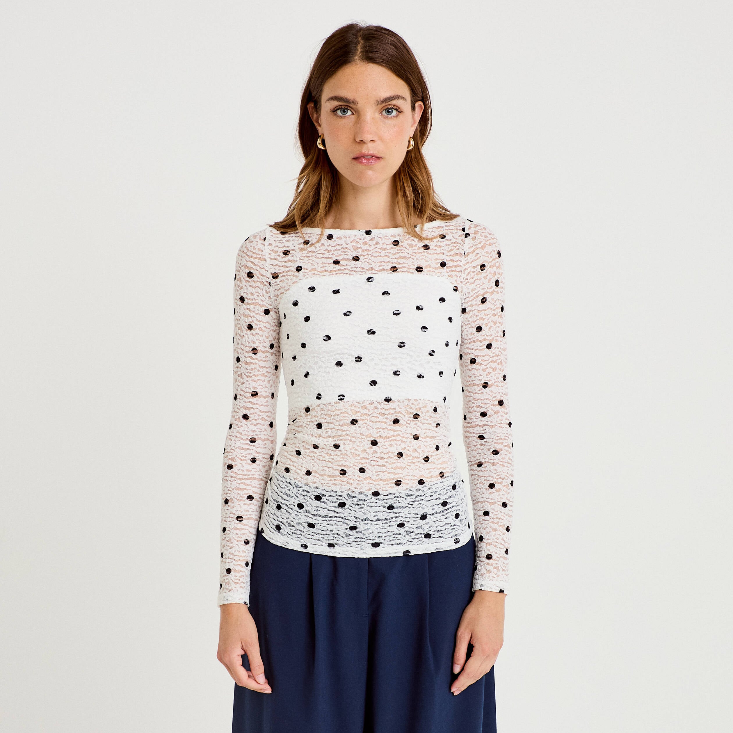 Top dentelle pliss&eacute; col bateau blanc femme