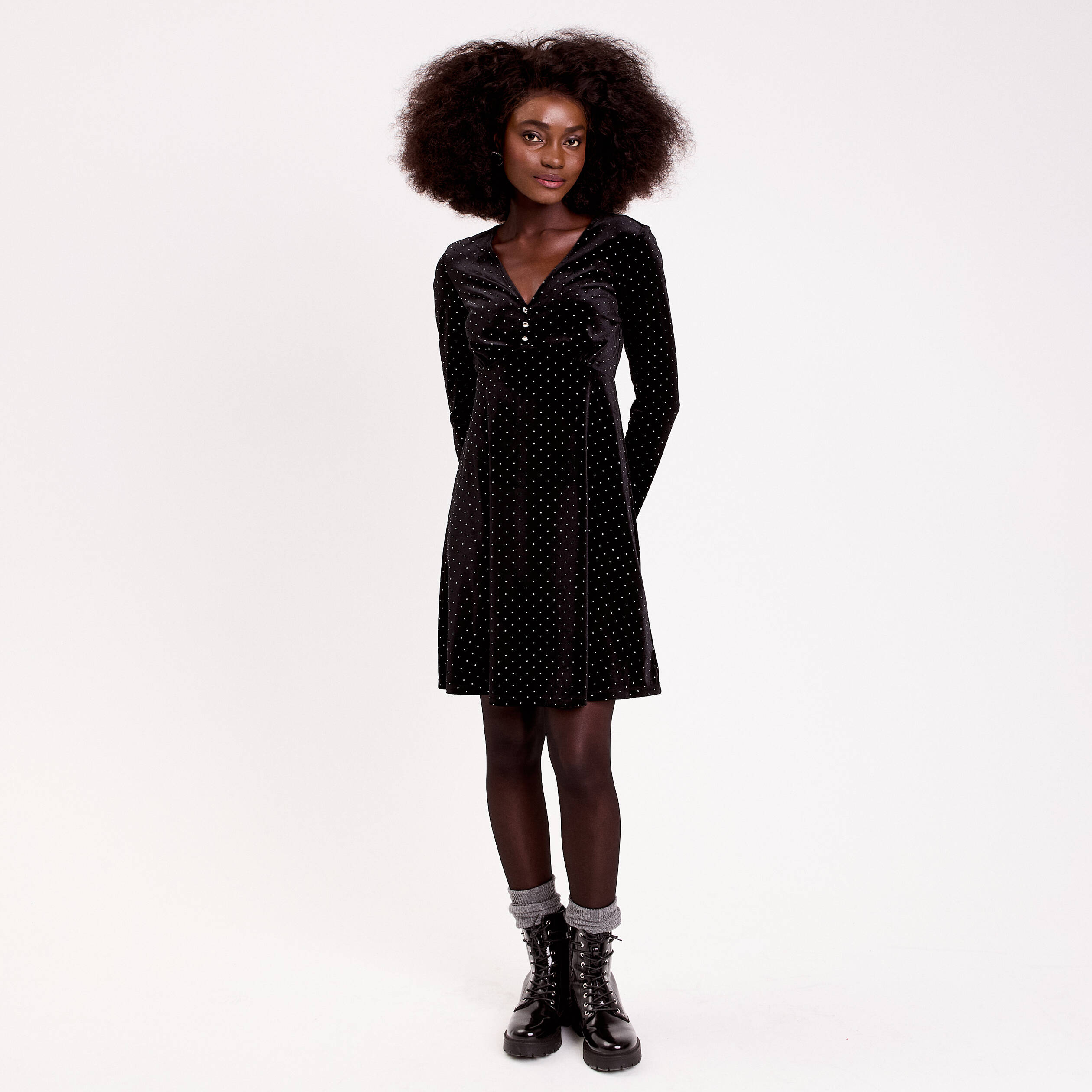 Robe patineuse courte velours col v noir femme