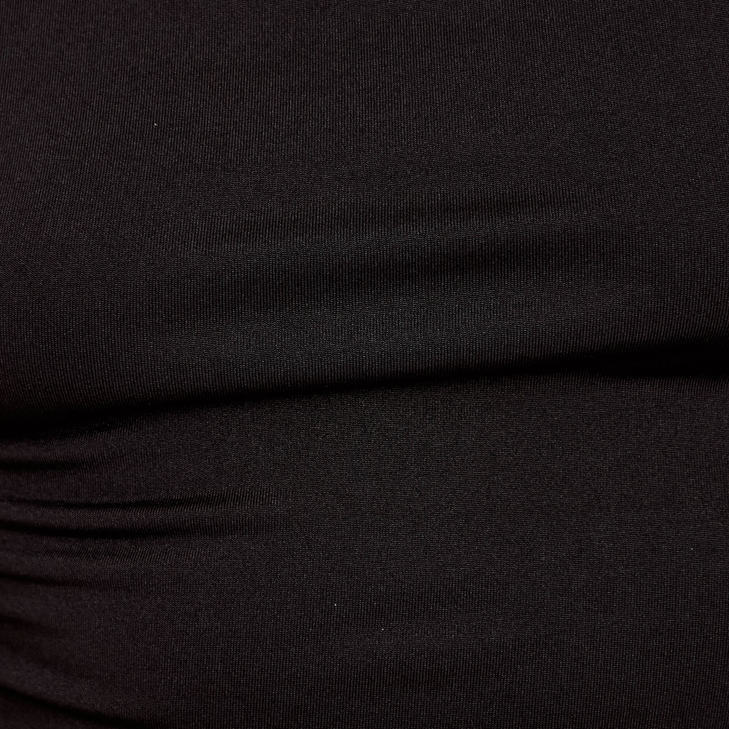 Body ajust&eacute; d&eacute;collet&eacute; sans manches noir femme