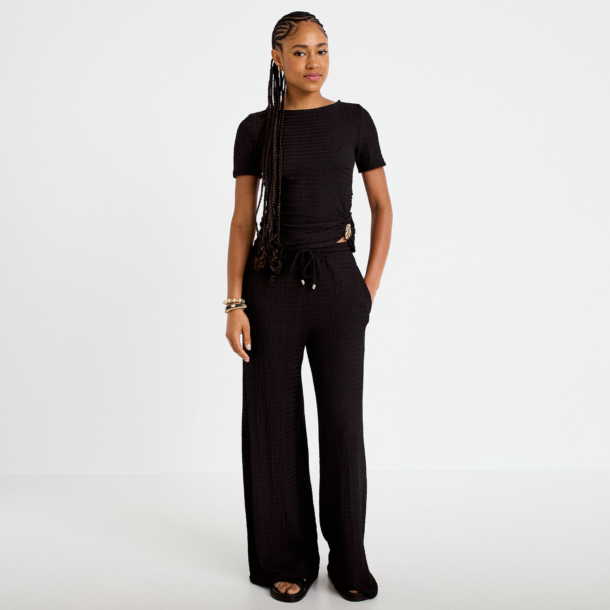 T-shirt col rond manches courtes bijou noir femme