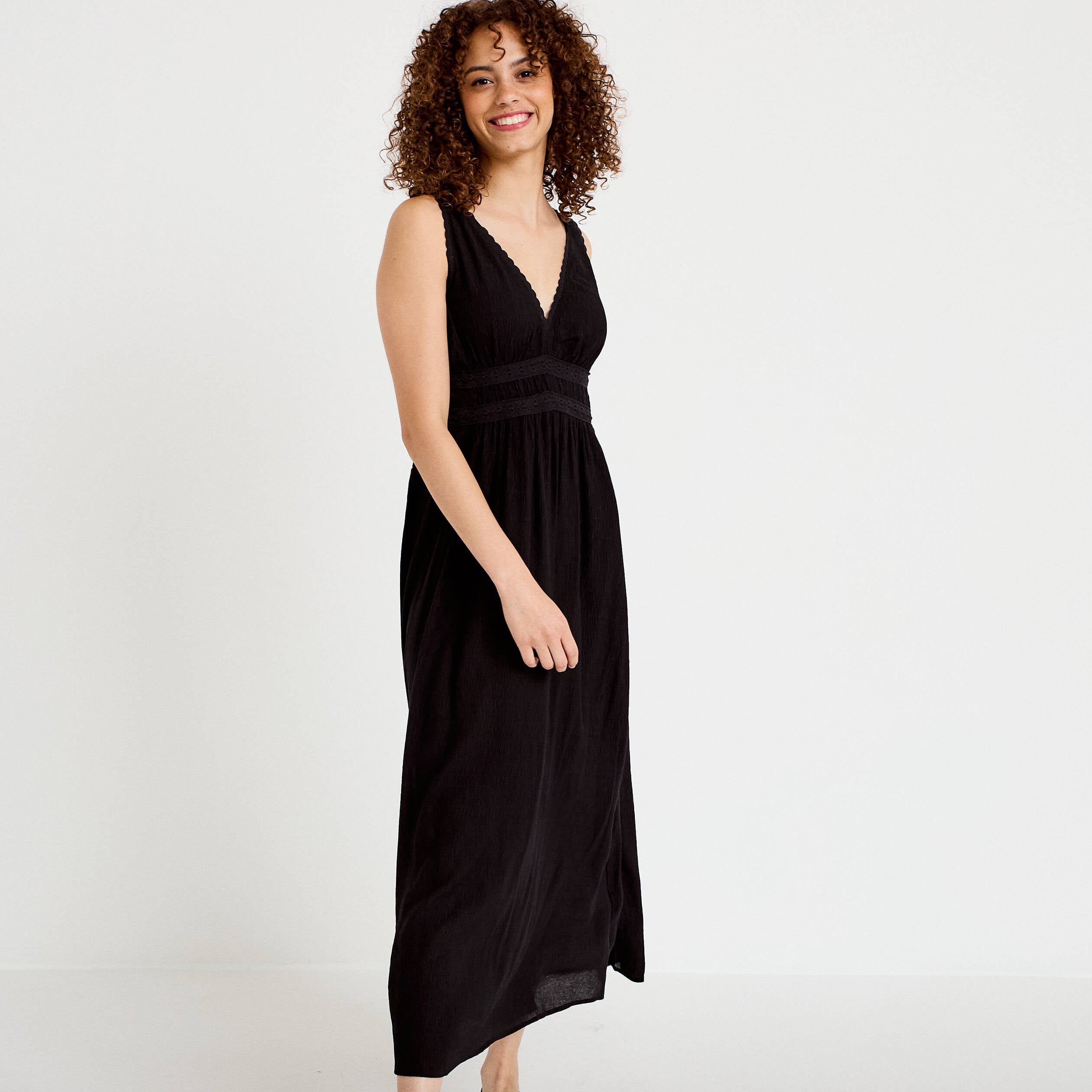 Robe longue &eacute;vas&eacute;e col v sans manches noir femme