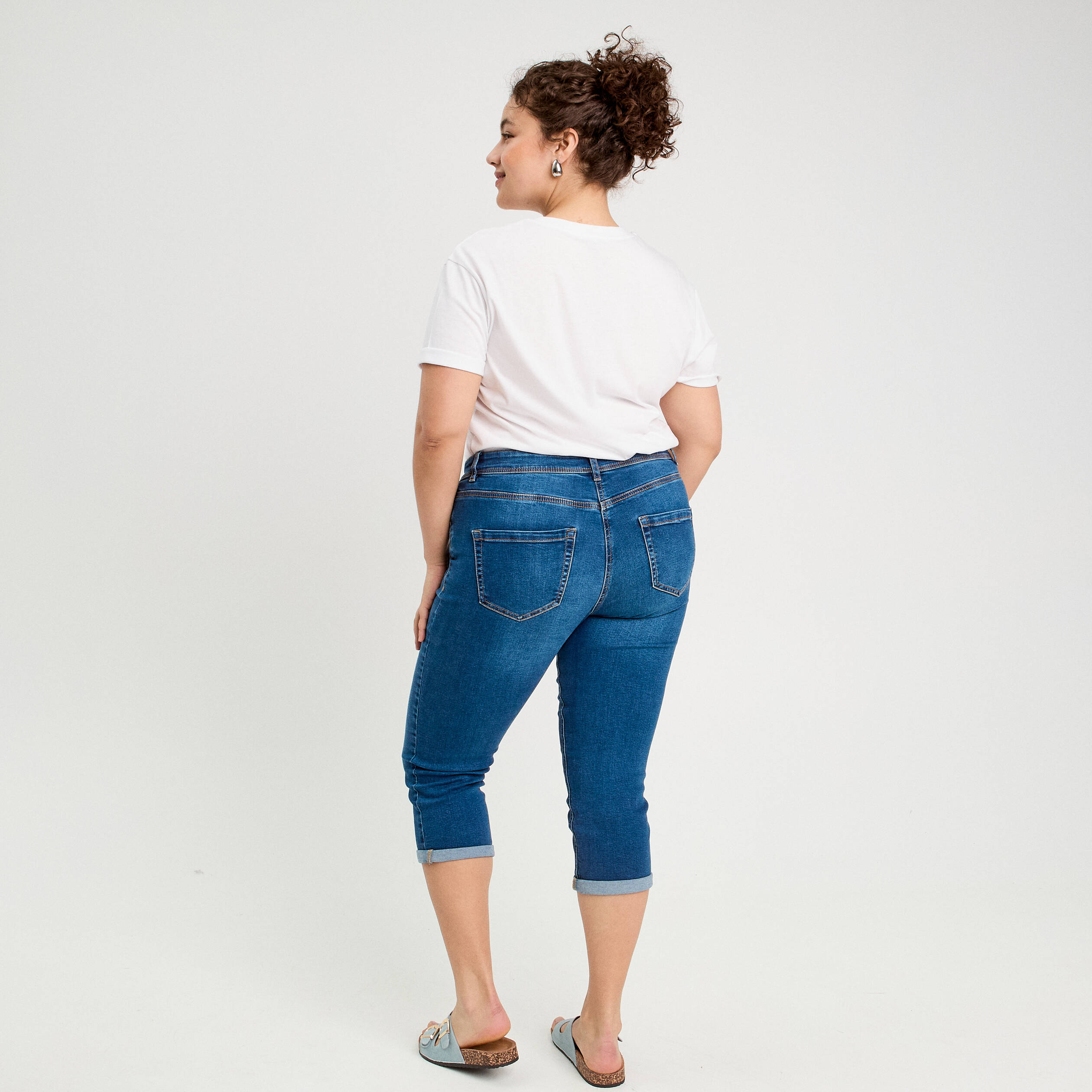 Pantacourt slim en jean denim stone femme