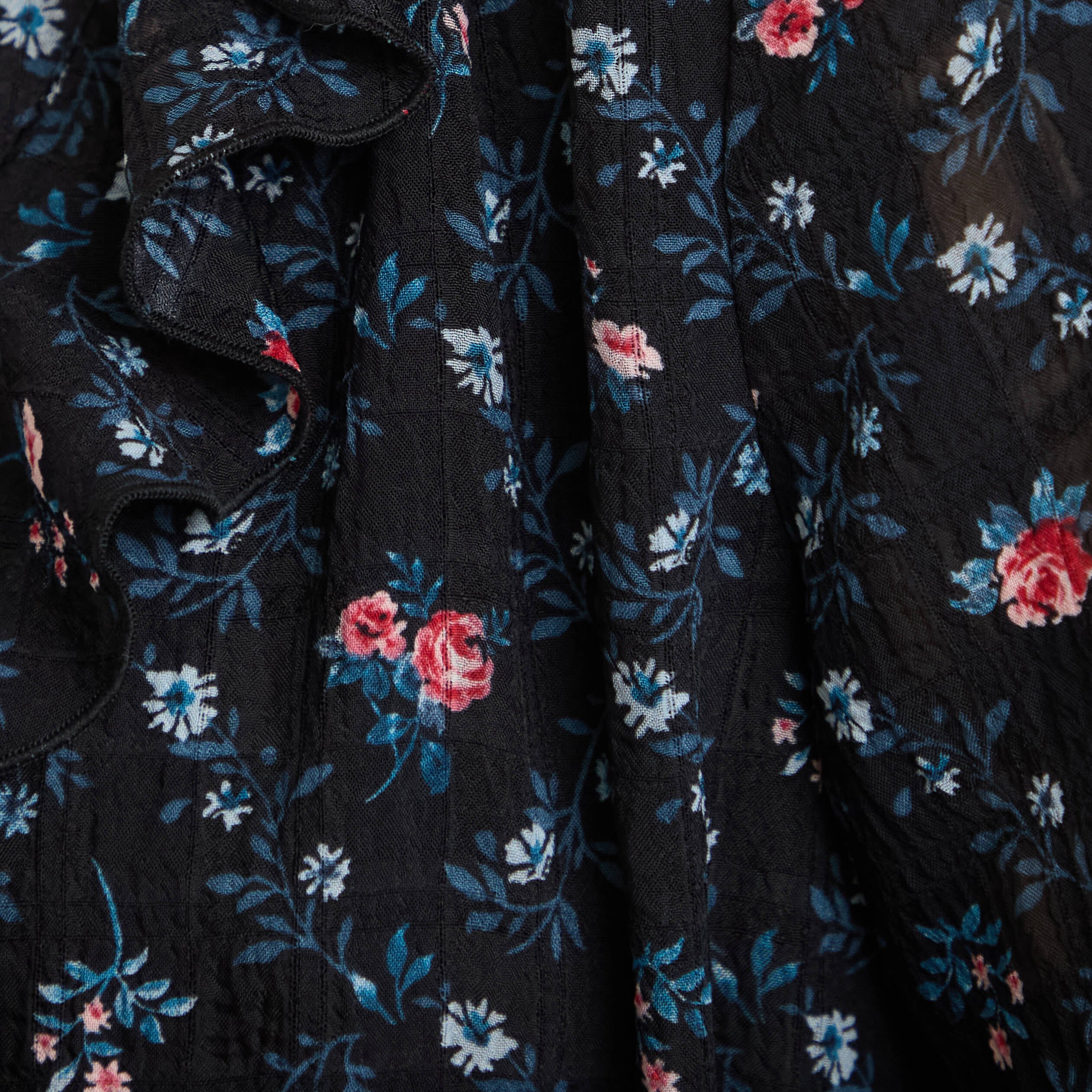 Robe courte &eacute;vas&eacute;e col v manches longues noir femme