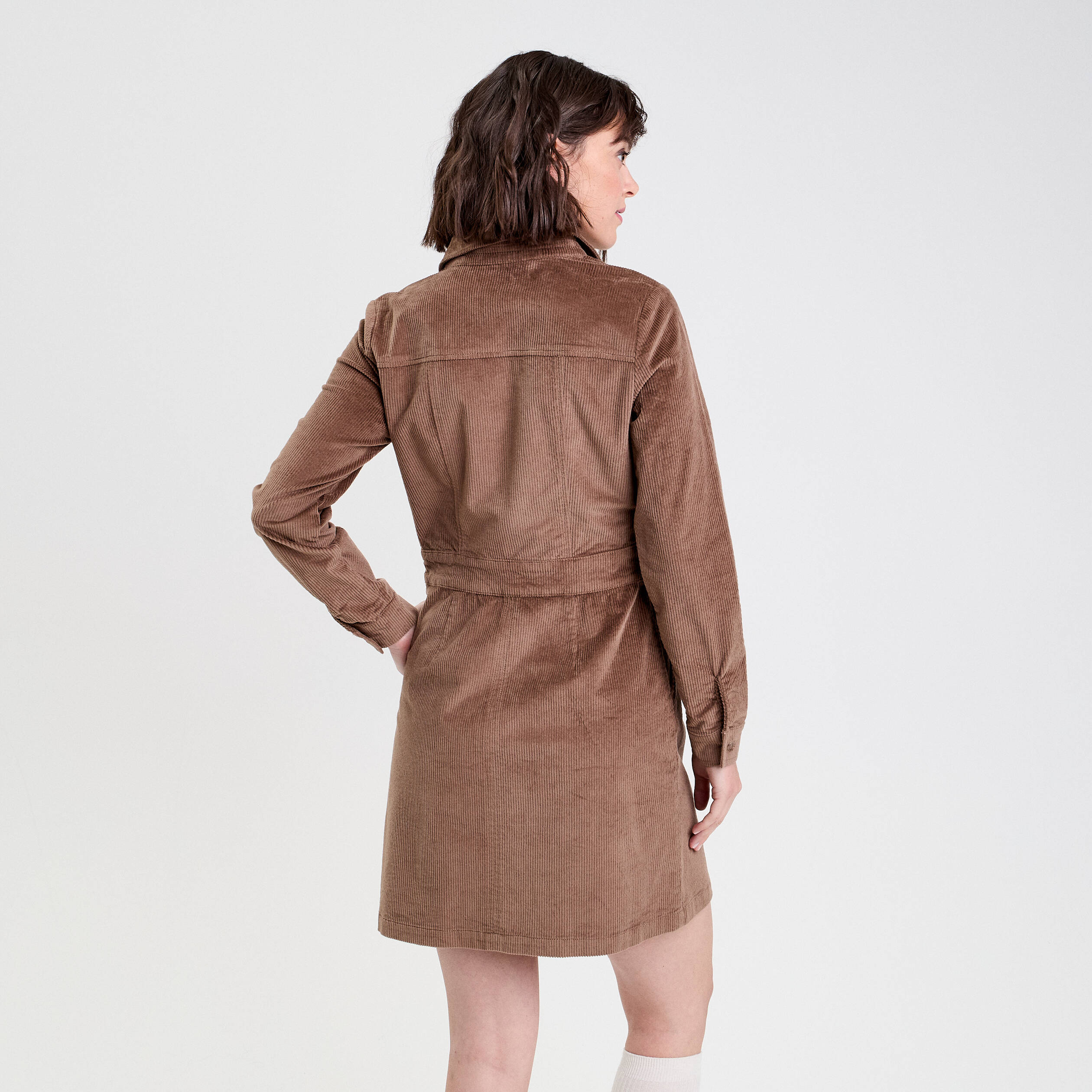 Robe zipp&eacute;e en velours taupe femme