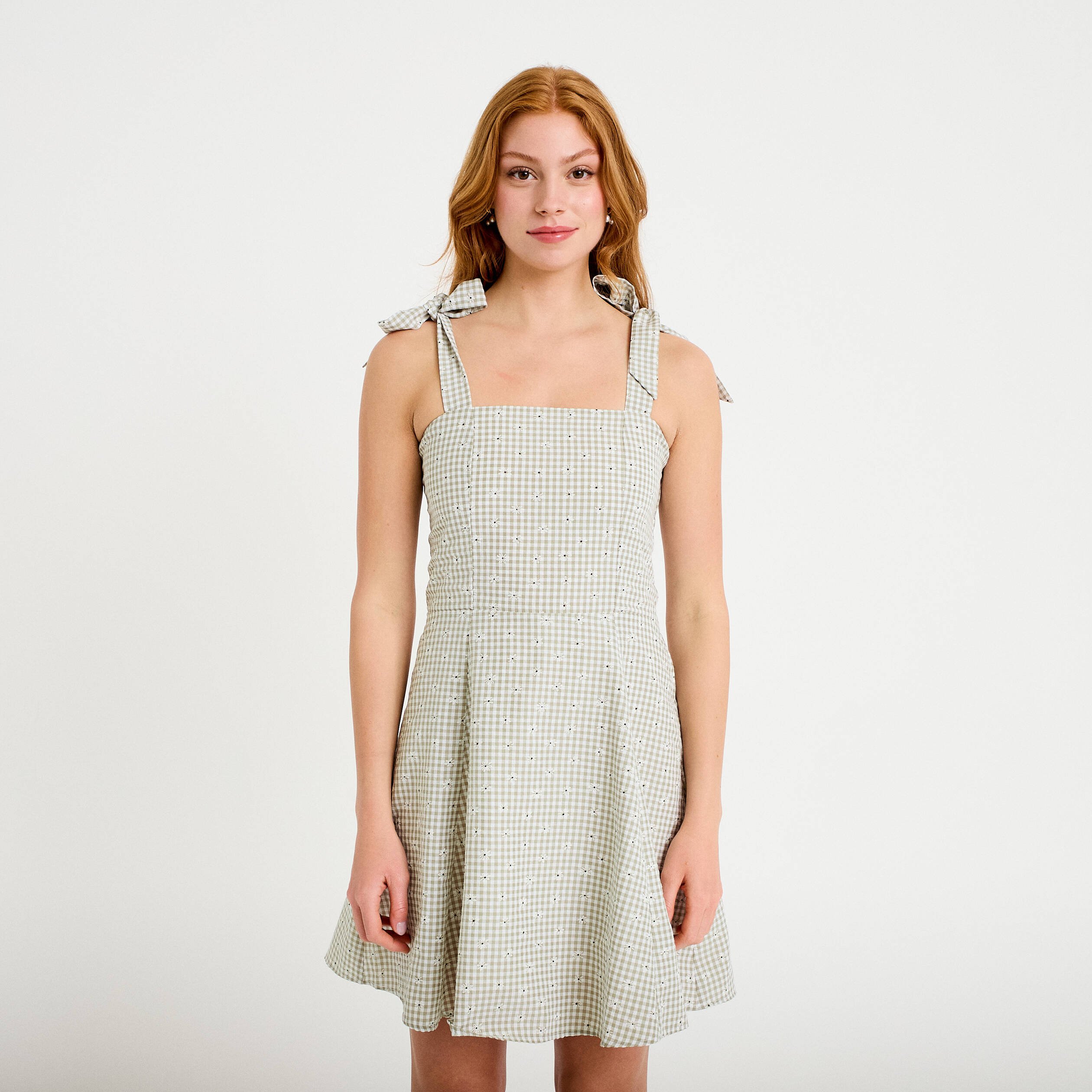 Robe patineuse courte &agrave; fines bretelles gris femme