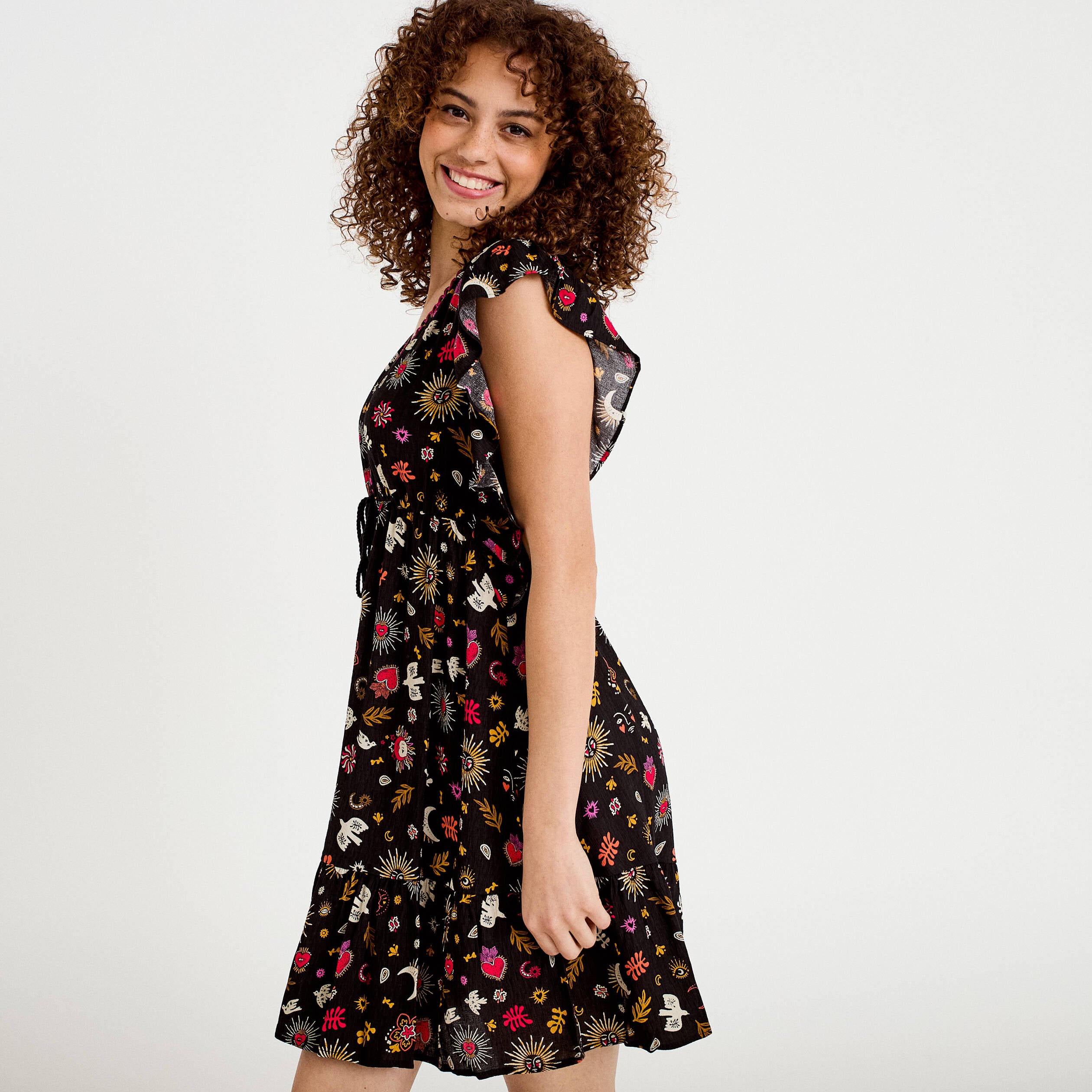 Robe &eacute;vas&eacute;e cr&ecirc;pe col v manches courtes noir femme