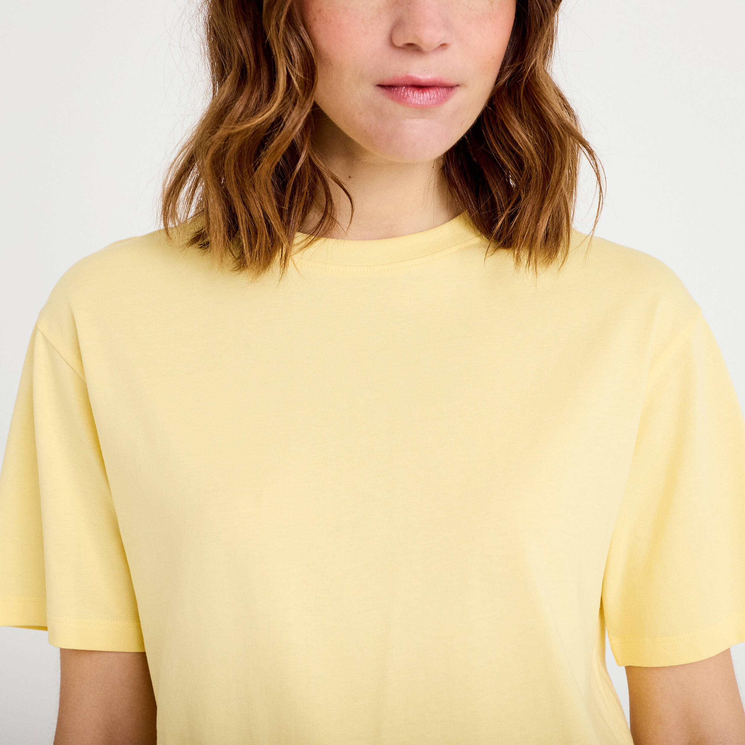T-shirt col rond manches courtes jaune clair femme