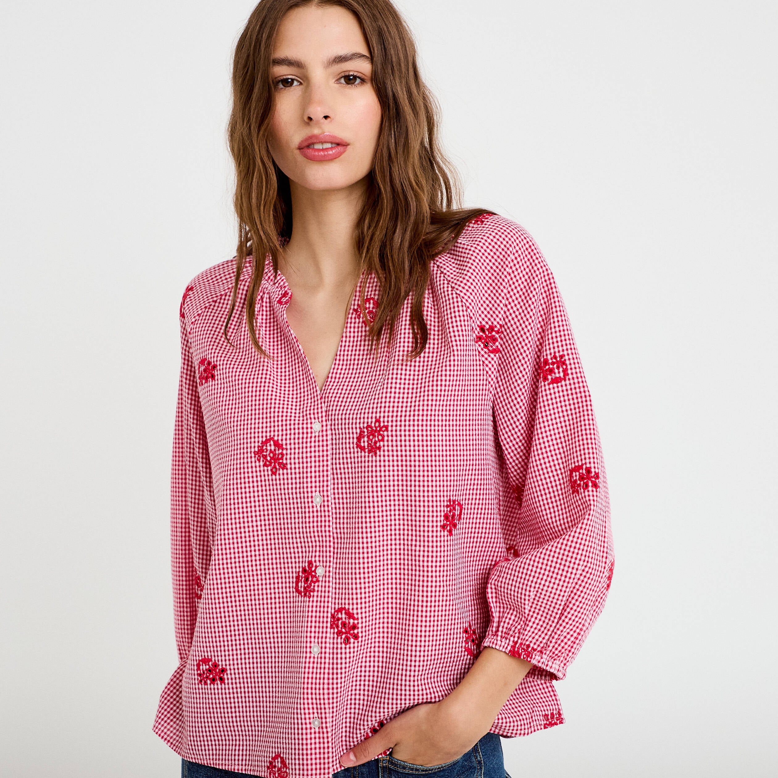 Blouse col v manches 3/4 broderie rouge femme