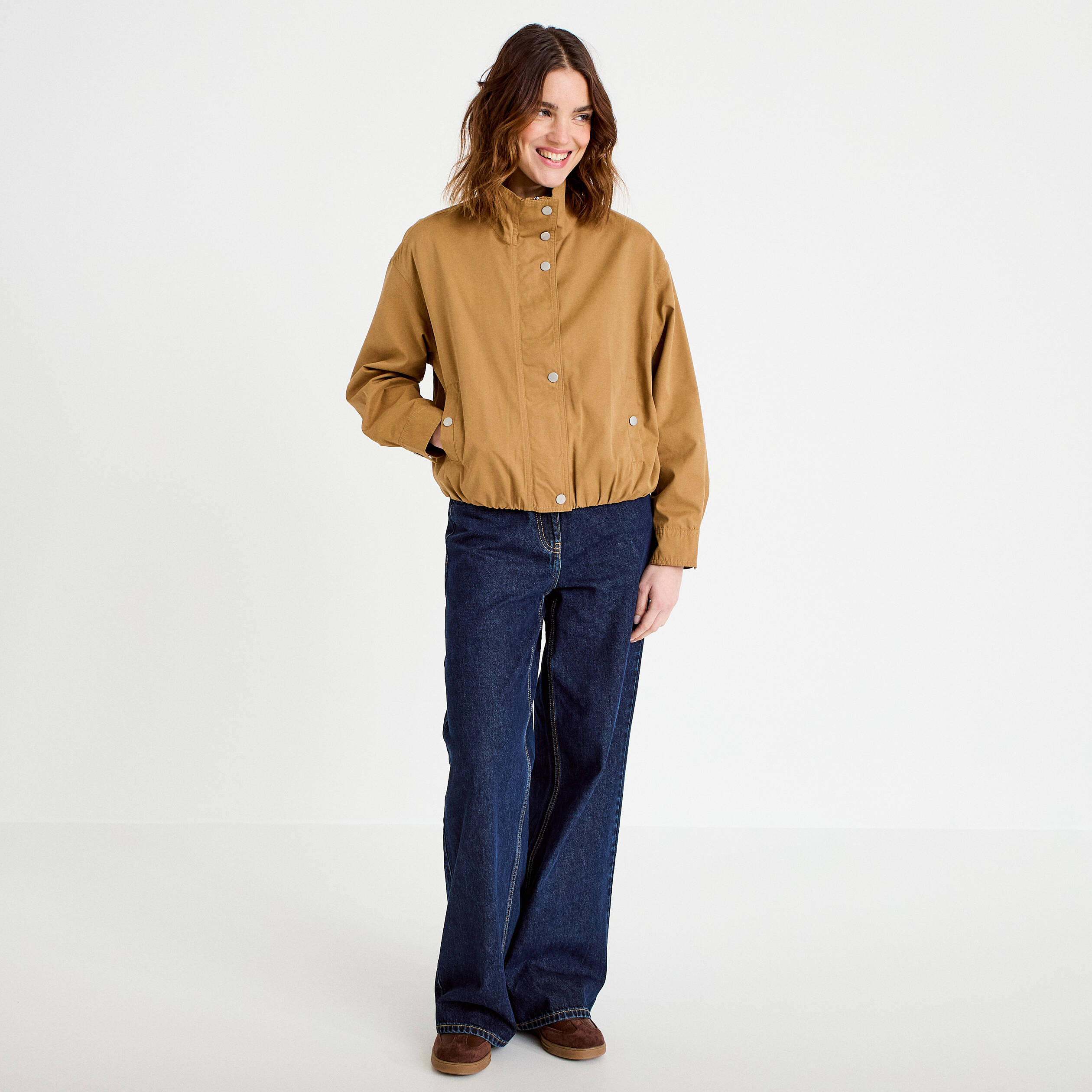 Blouson court bas resserr&eacute; camel femme