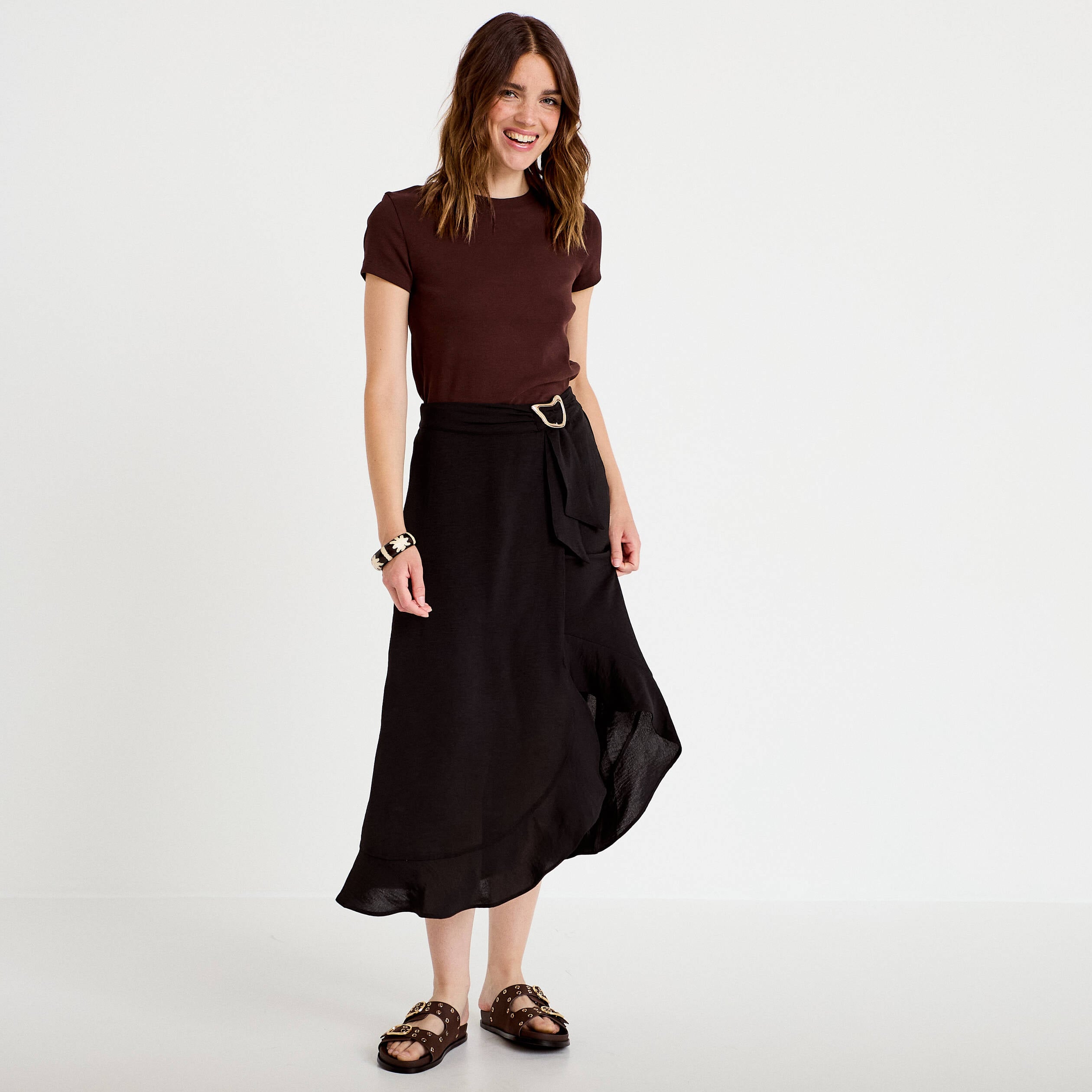 Jupe &eacute;vas&eacute;e longueur 3/4 avec bijou noir femme