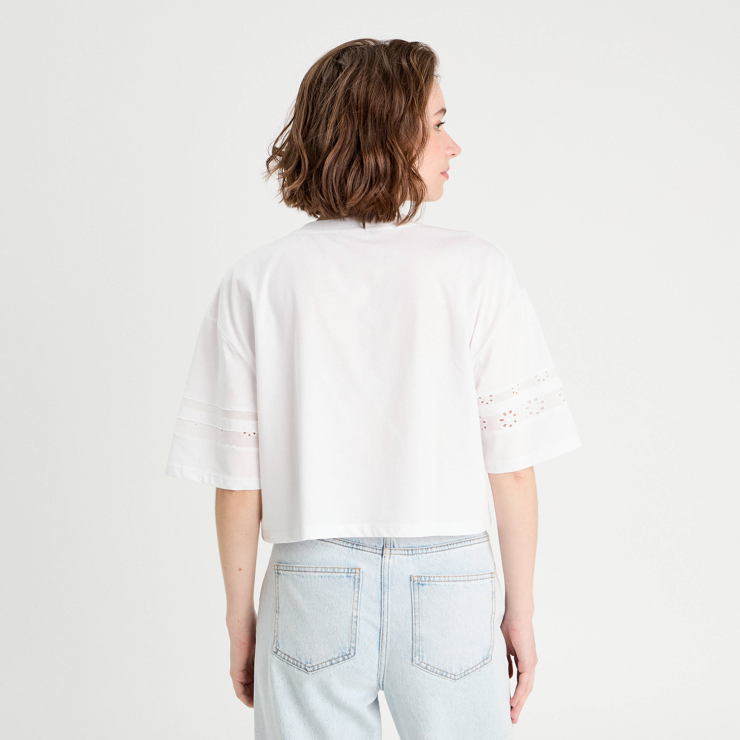 T-shirt cropped brod&eacute; blanc femme