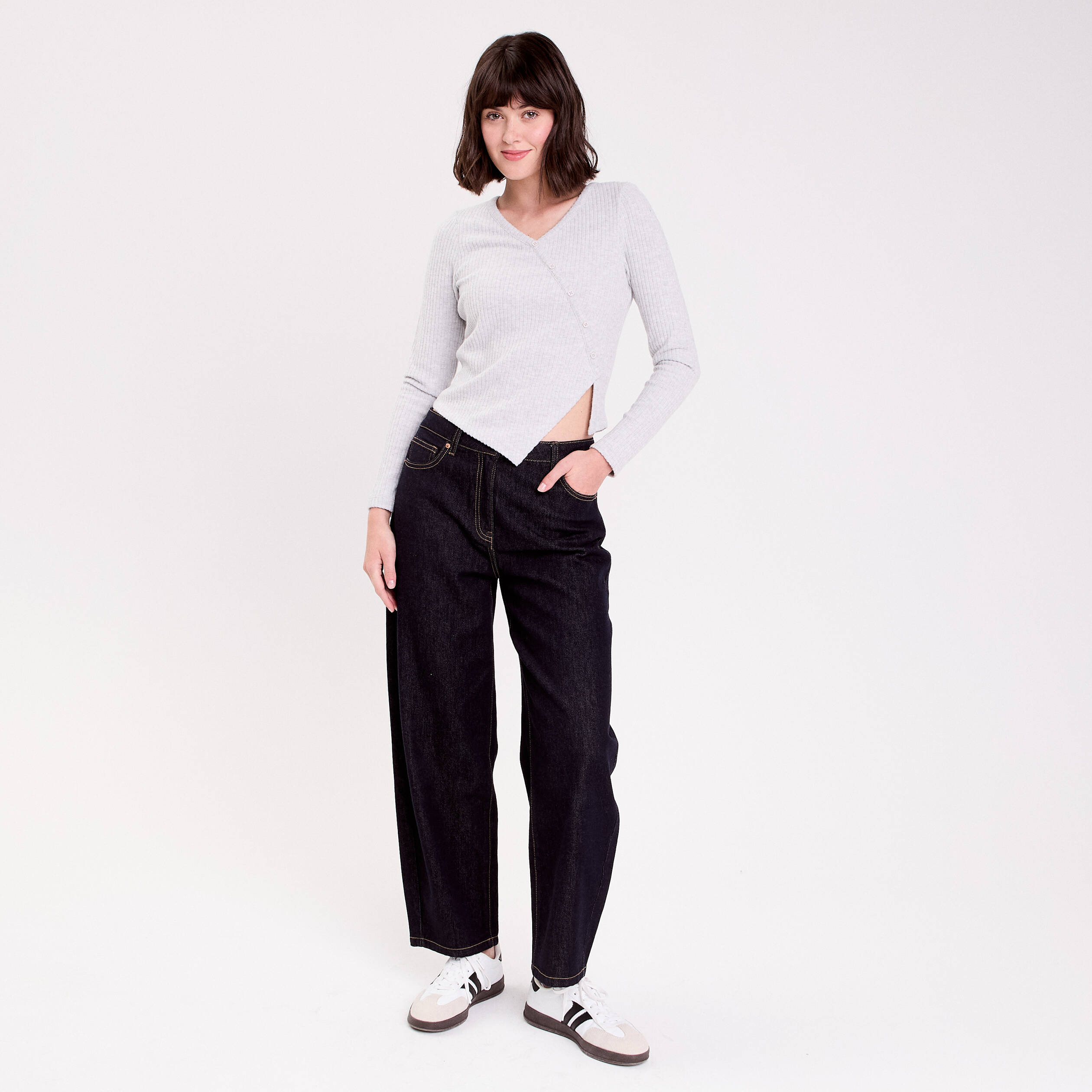 Pull duveteux col rond manches longues gris clair femme