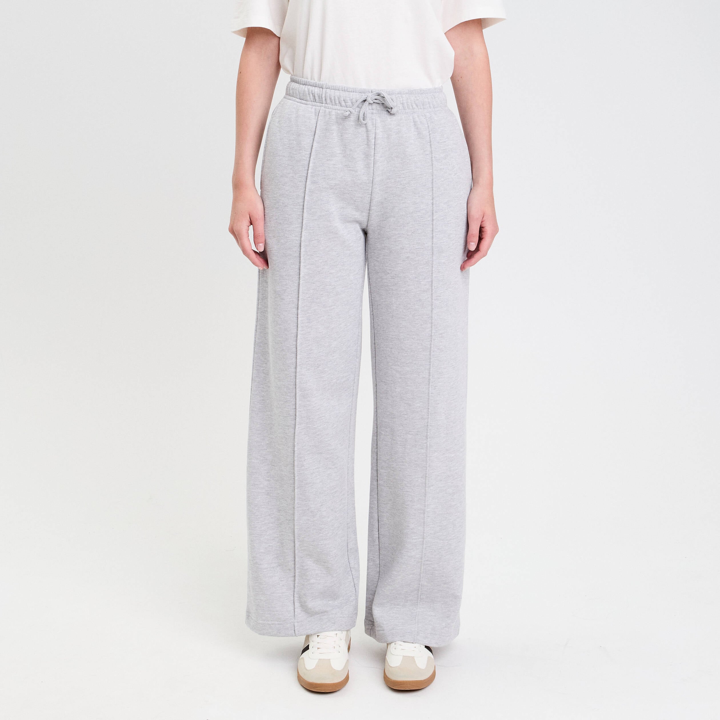 Pantalon large style jogging gris clair femme