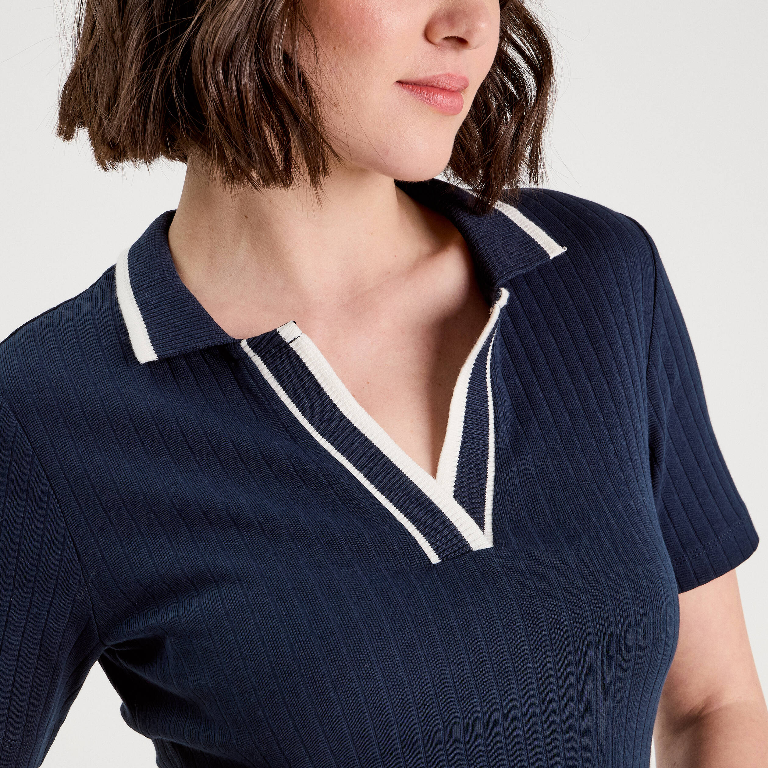 Polo c&ocirc;tel&eacute; manches courtes bleu marine femme
