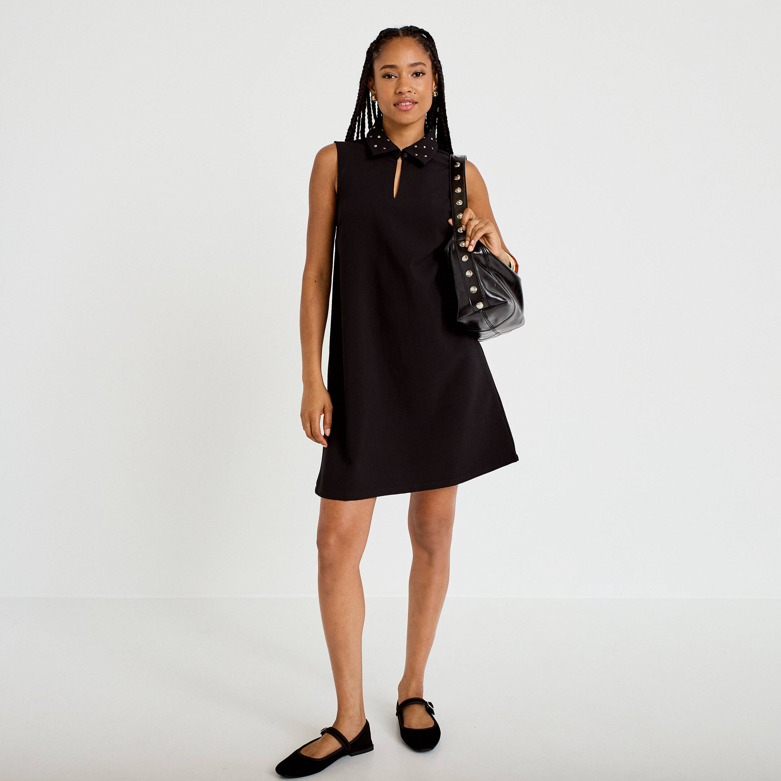 Robe droite courte col chemise clout&eacute;e noir femme