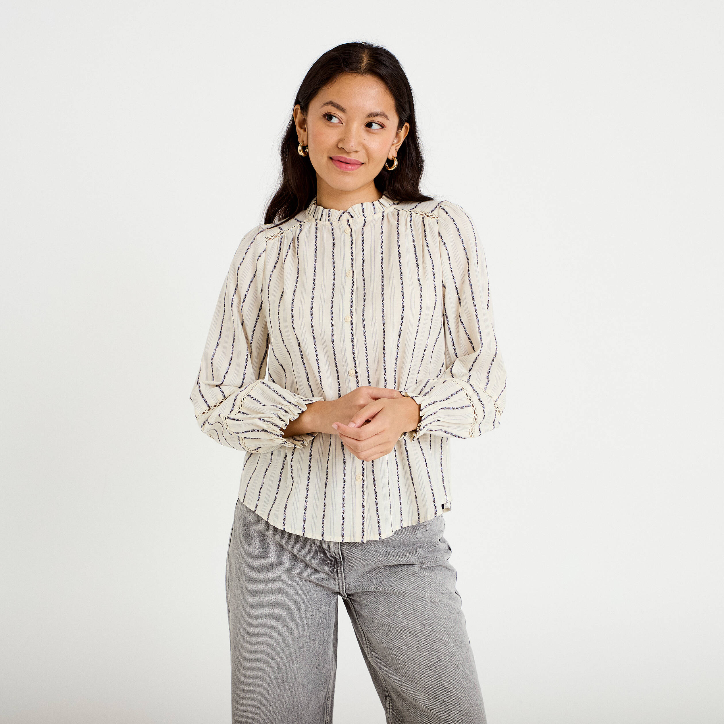 Blouse ajour&eacute;e manches longues blanc femme