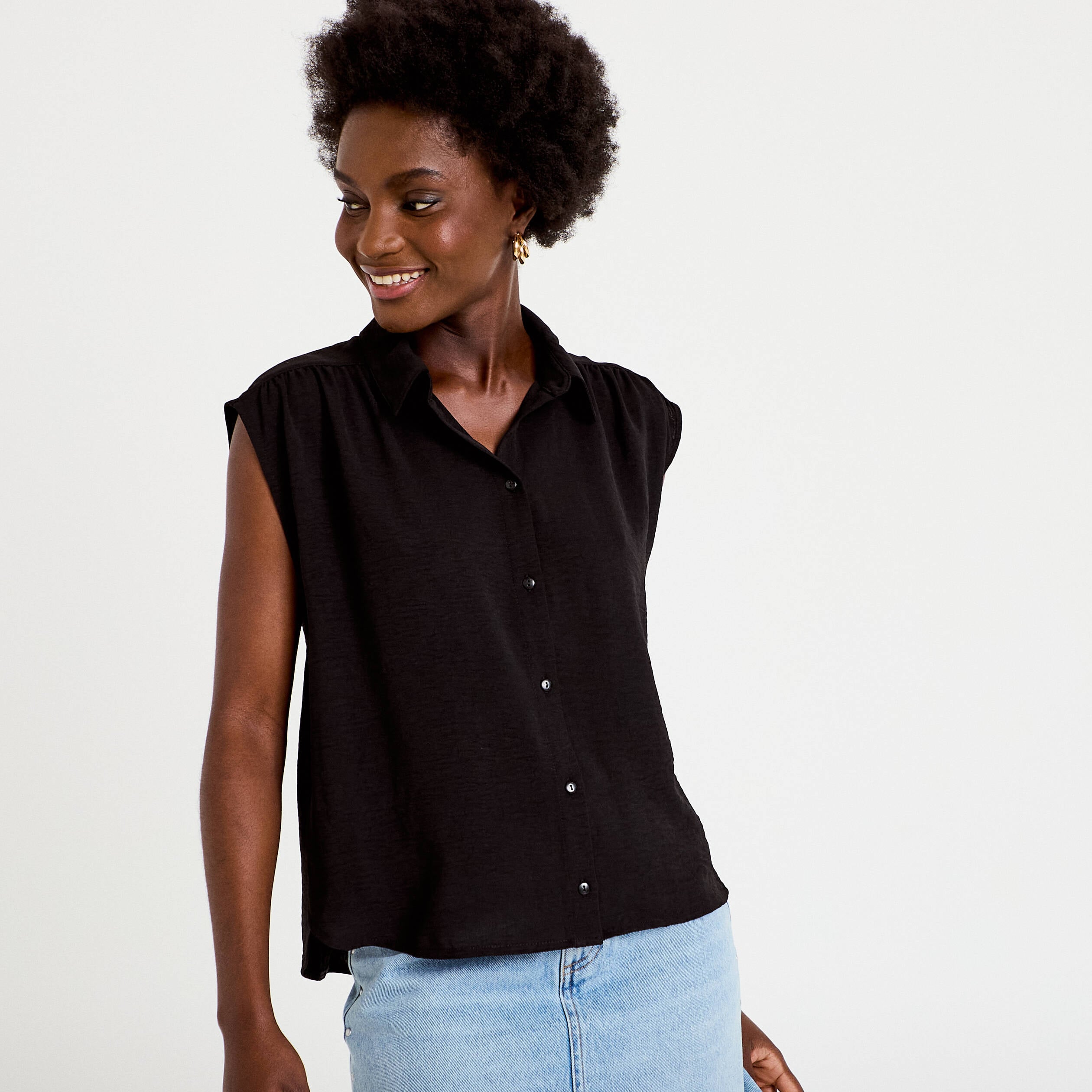 Chemise ample sans manches pliss&eacute;e noir femme