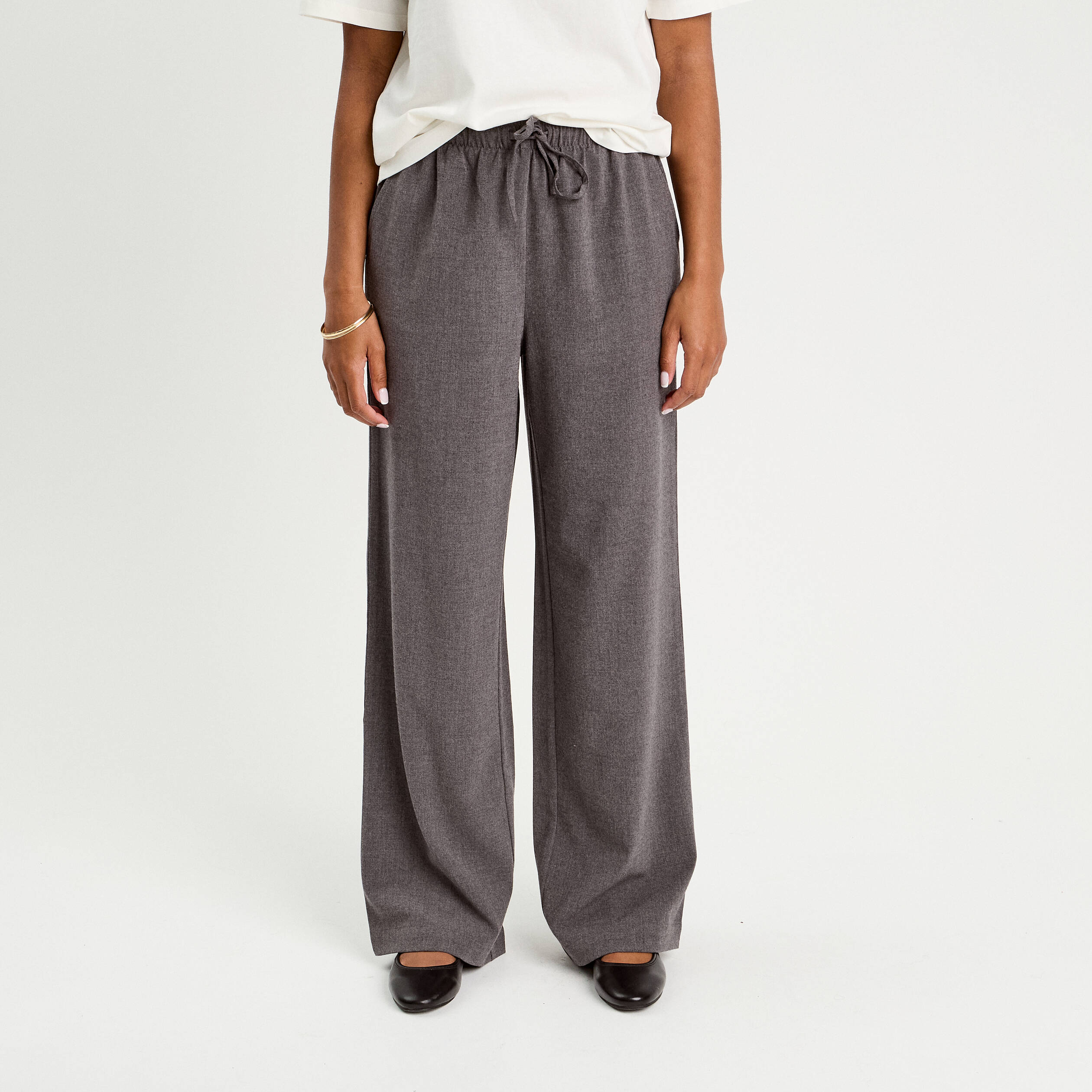 Pantalon large gris fonc&eacute; femme