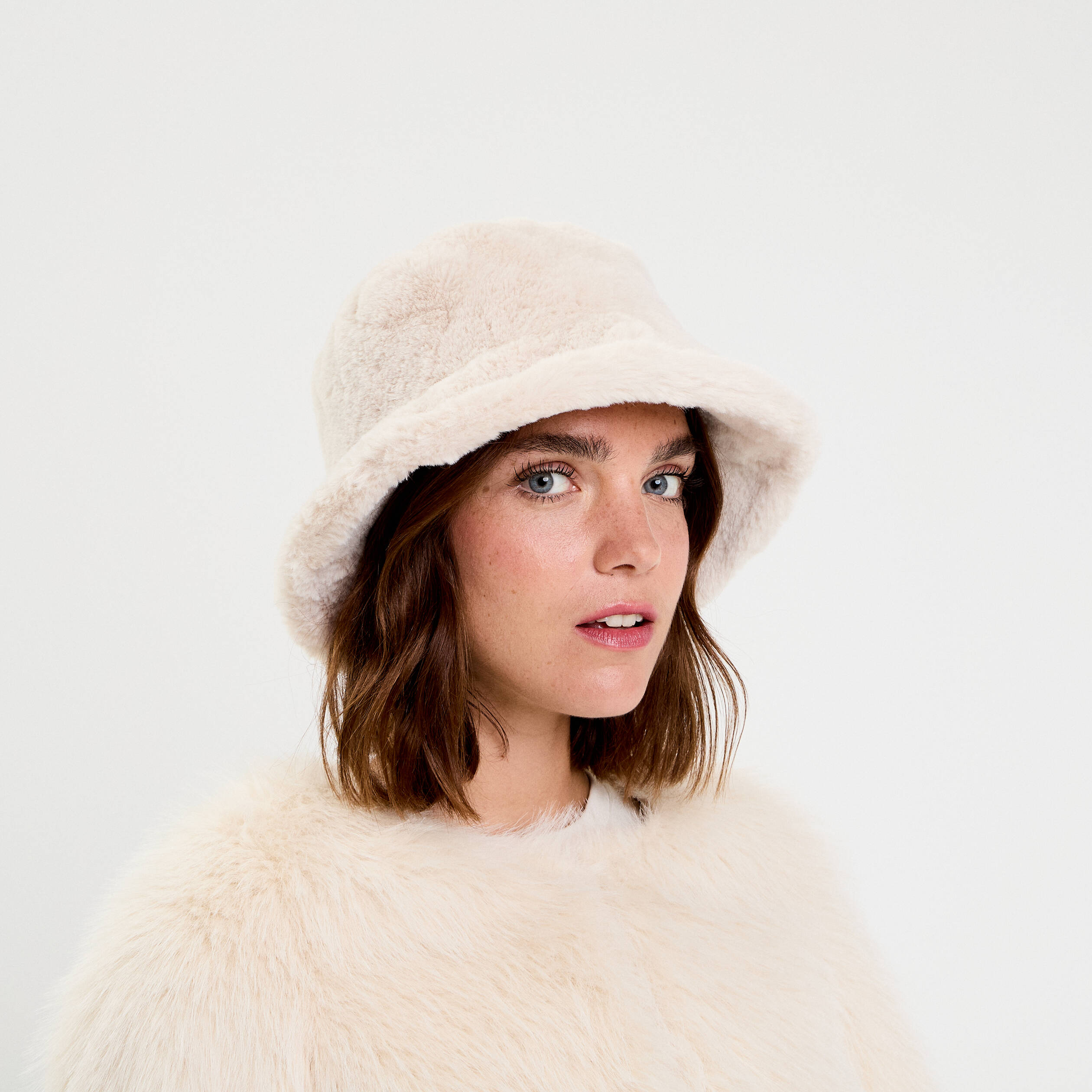 Bob fausse fourrure sable femme