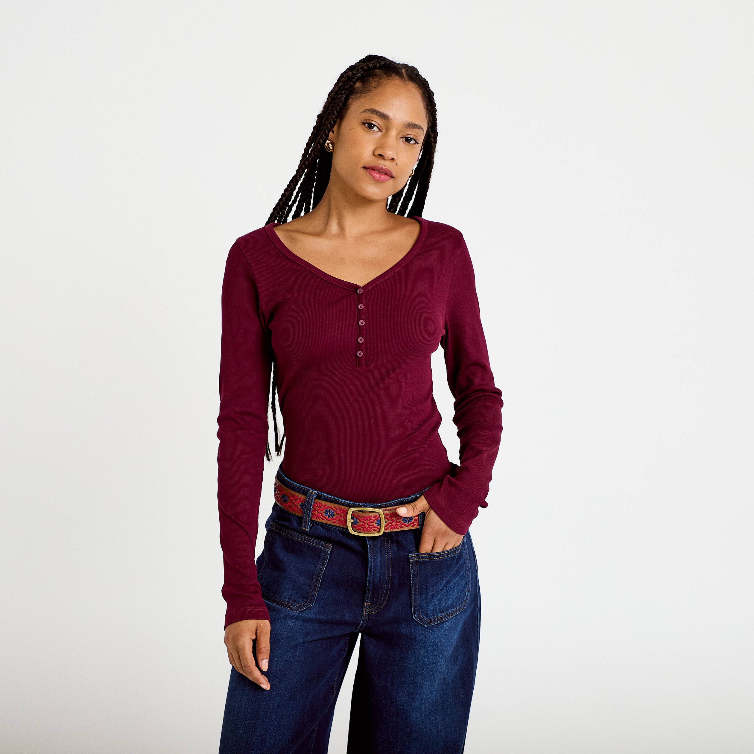 T-shirt c&ocirc;tel&eacute; ajust&eacute; manches longues bordeaux femme