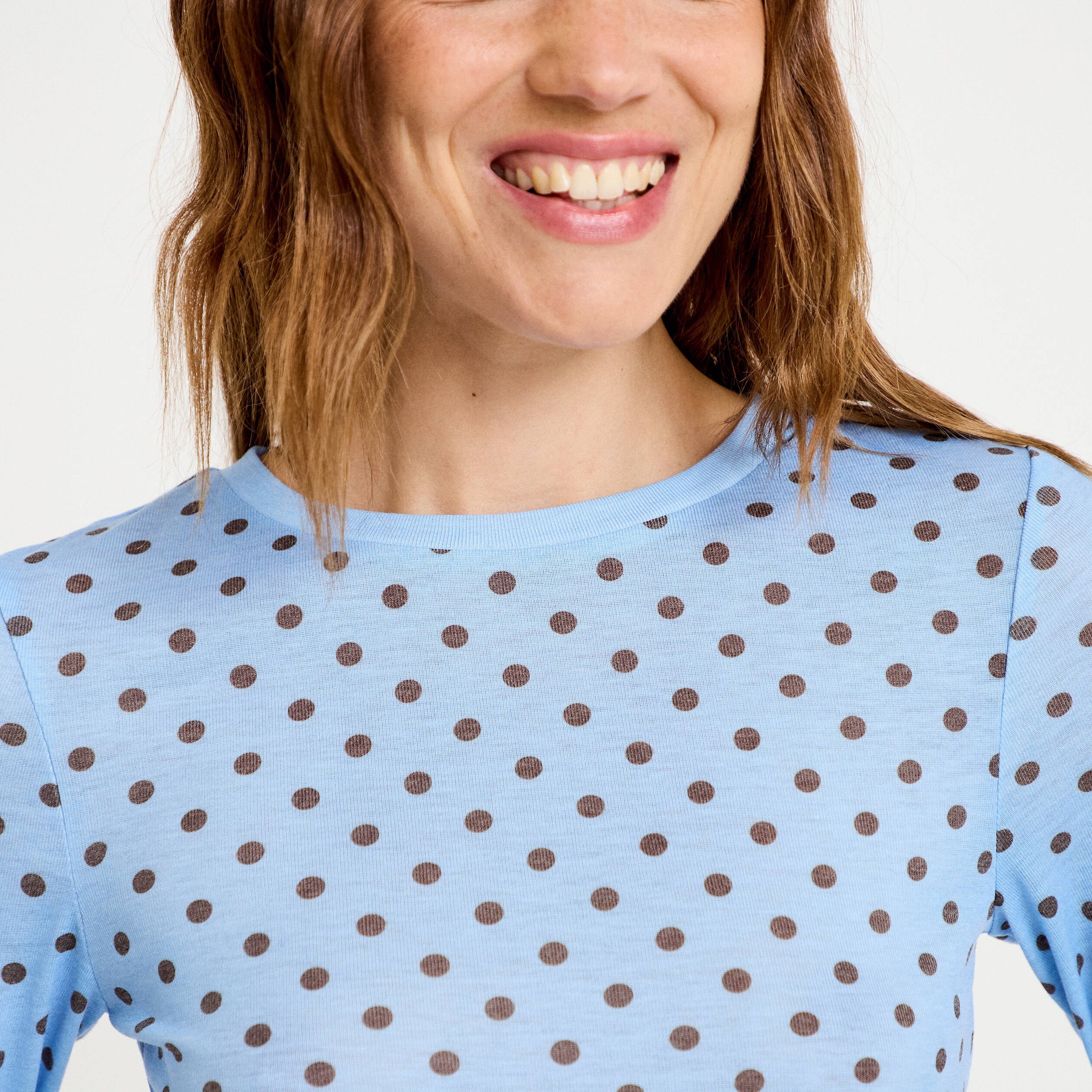 T-shirt ajust&eacute; col rond manches longues bleu ciel femme