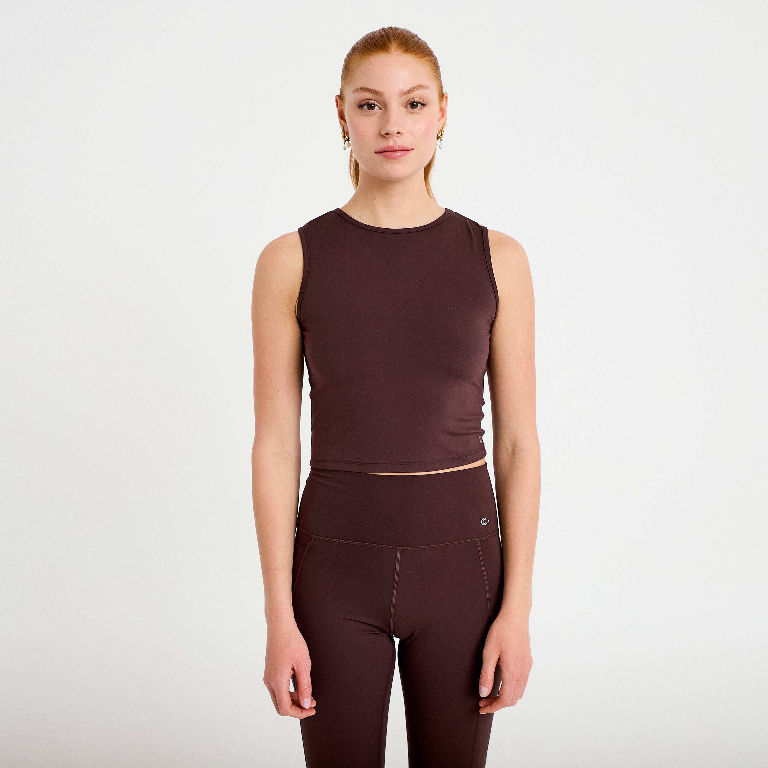 D&eacute;bardeur col rond marron fonc&eacute; femme