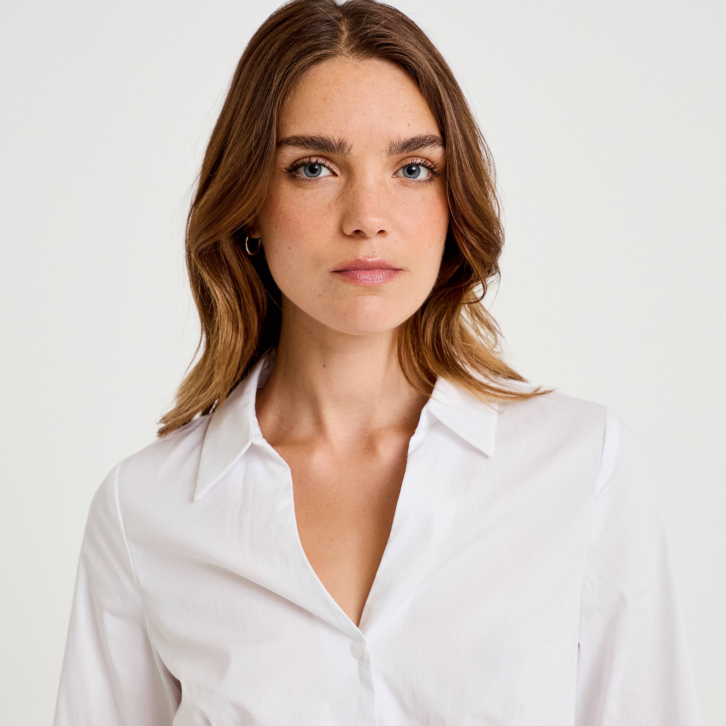 Chemise cintr&eacute;e manches longues ecru femme