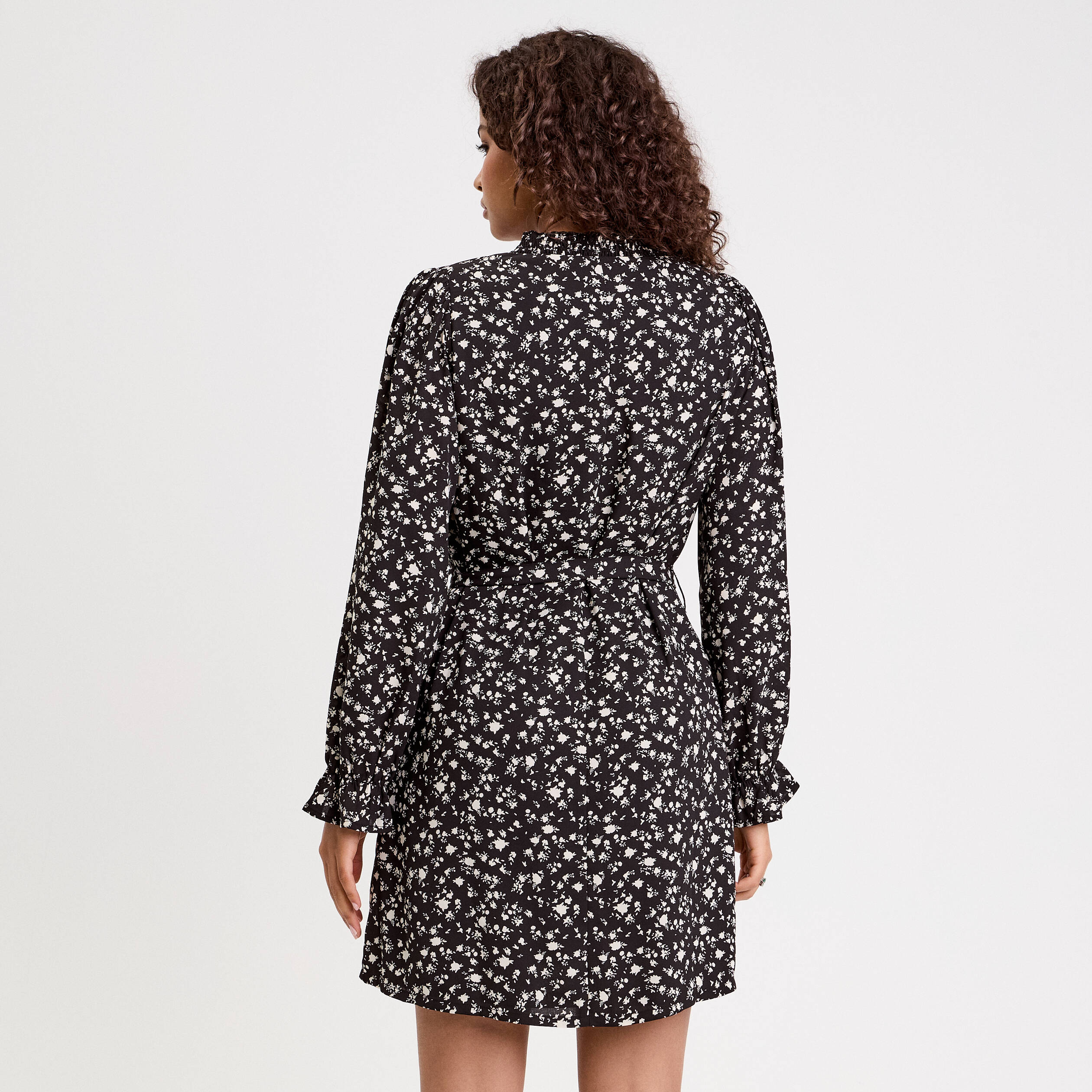 Robe droite ceintur&eacute;e blanc femme