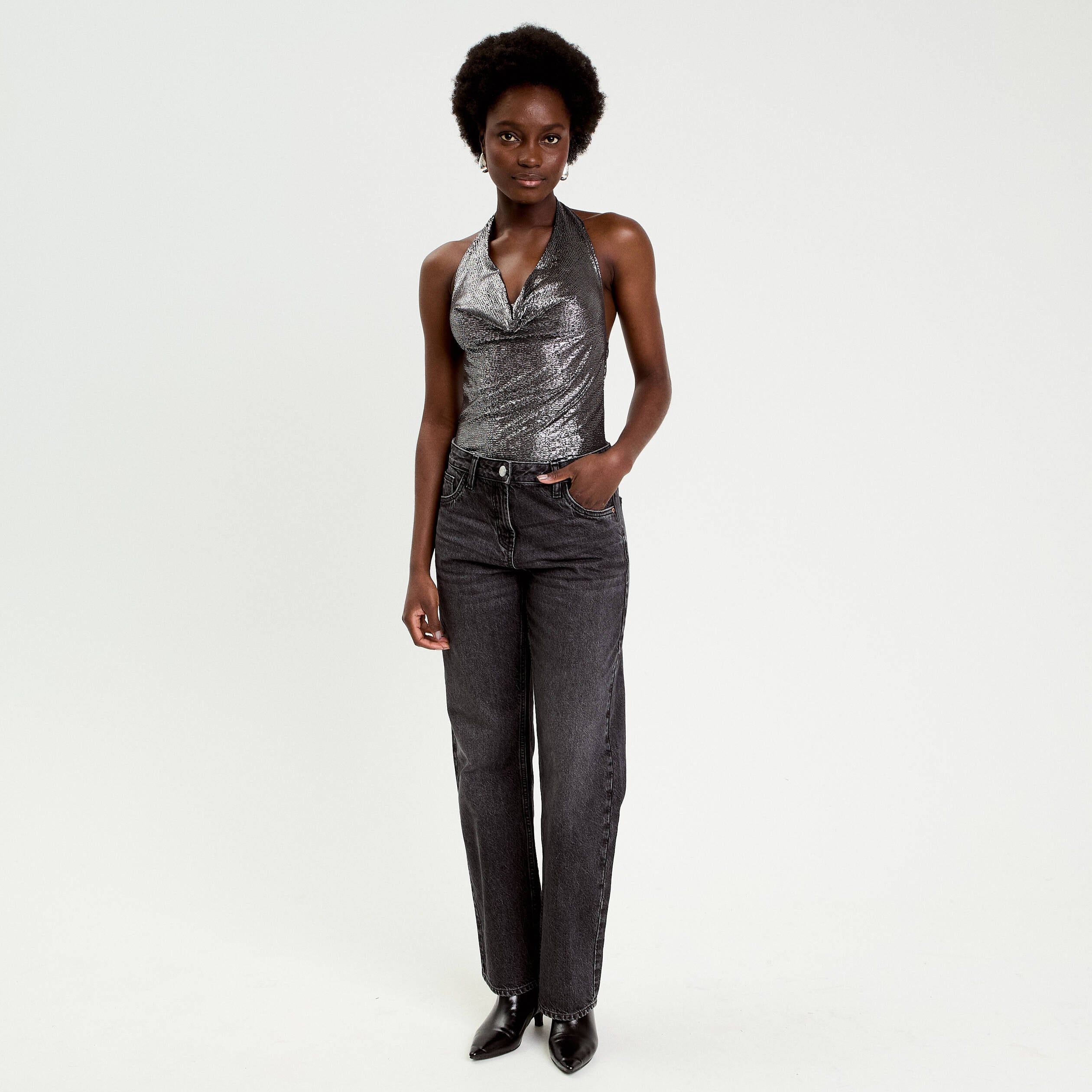 Top ajust&eacute; sans manches col b&eacute;nitier gris argent femme