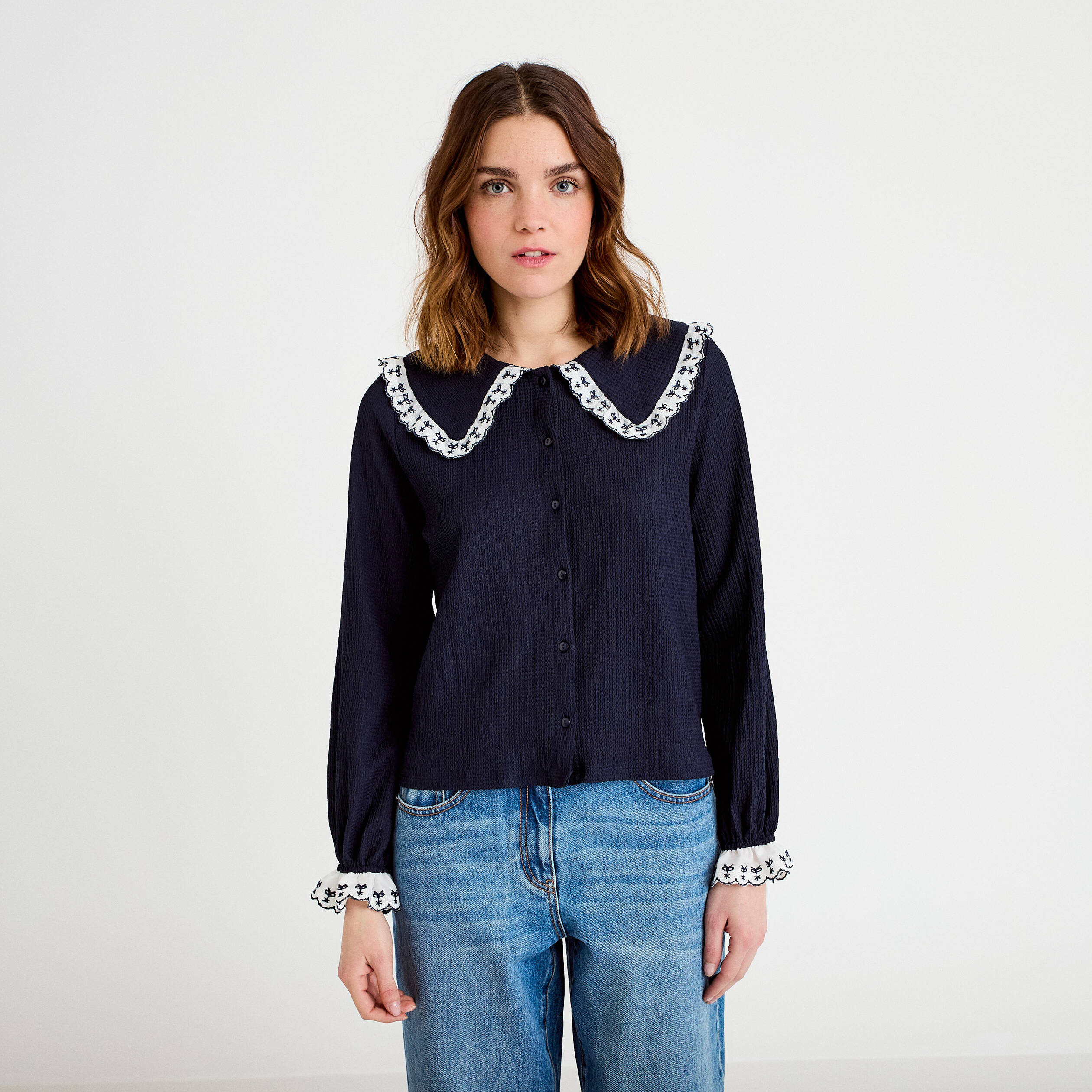 Blouse broderie manches longues bleu marine femme