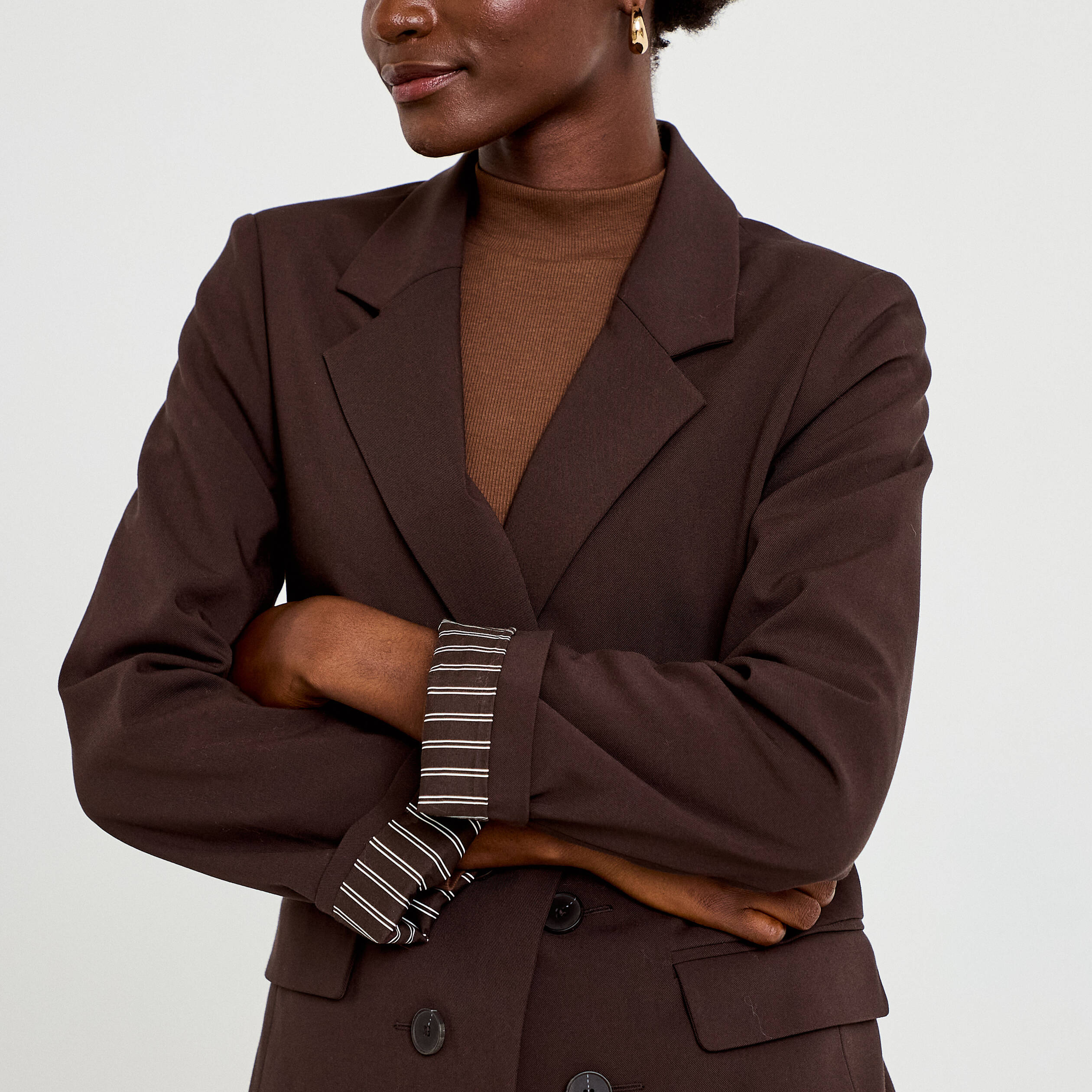 Blazer ajust&eacute; manches longues marron fonc&eacute; femme