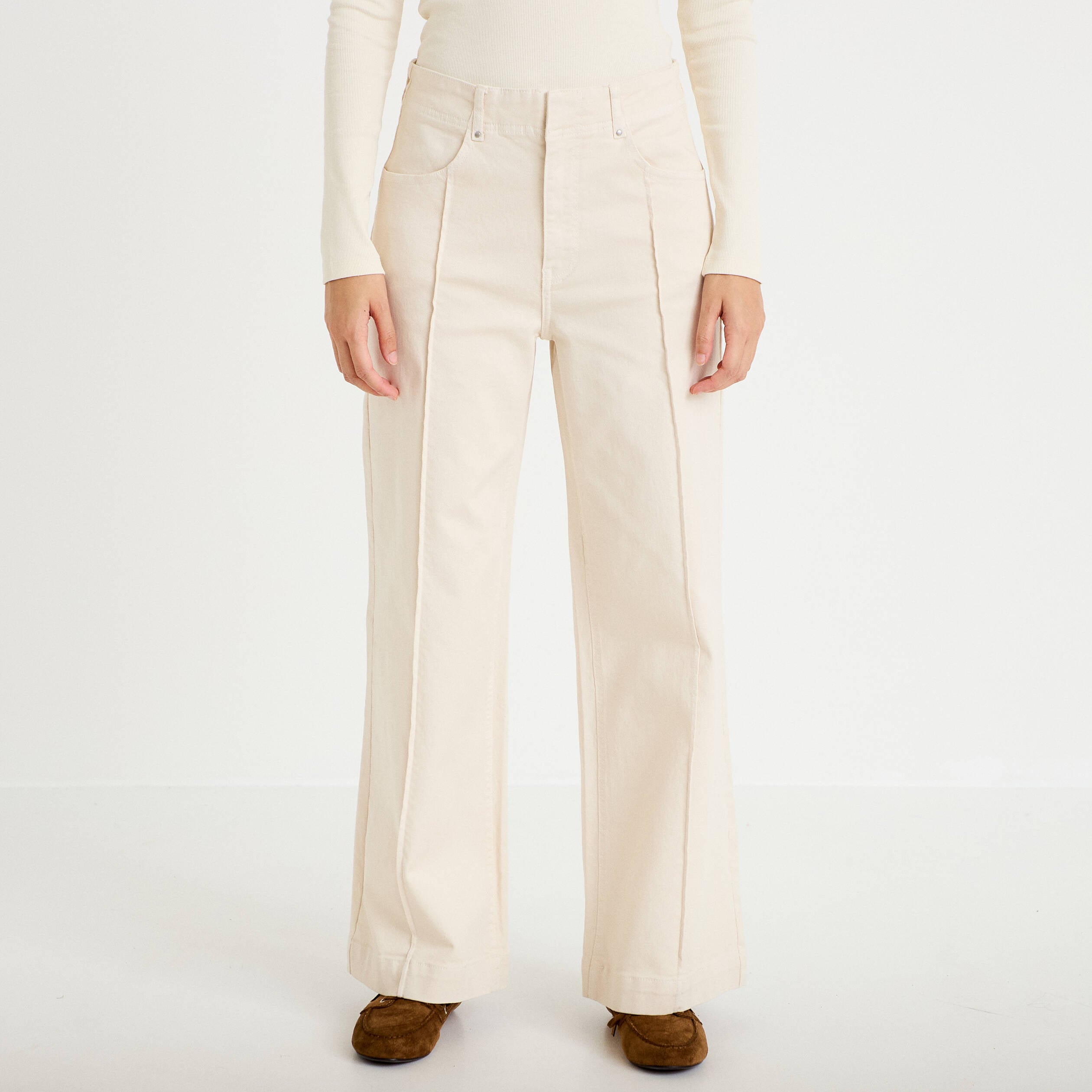 Pantalon bootcut taille basse en jean ecru femme