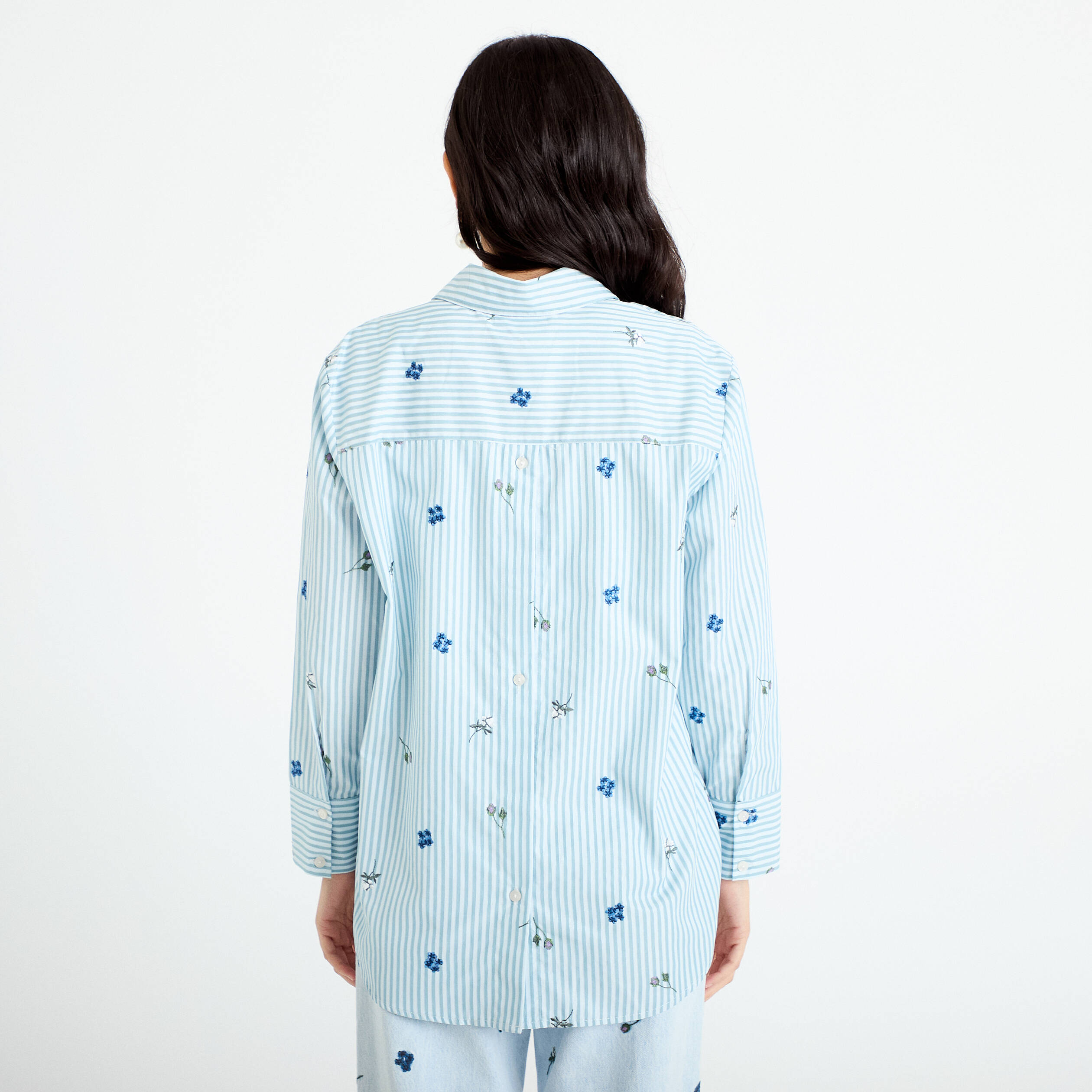 Chemise oversize brod&eacute;e Bridgerton bleu clair femme