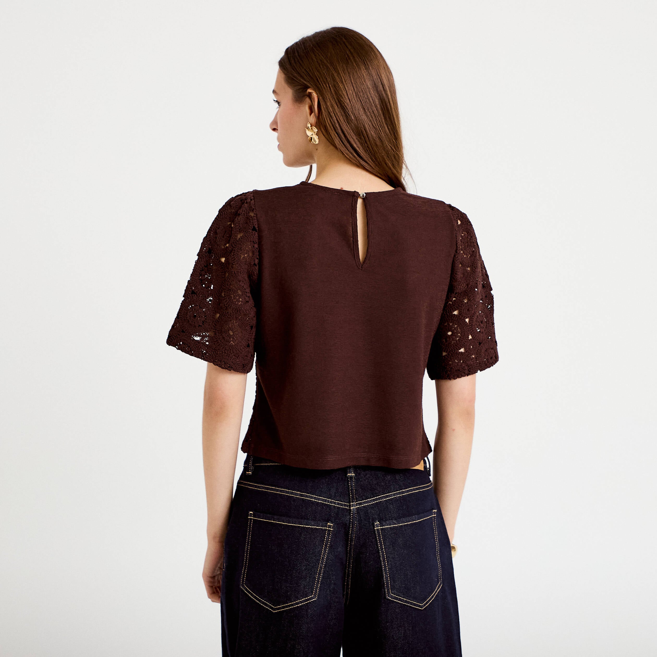 T-shirt macram&eacute; col rond marron fonc&eacute; femme