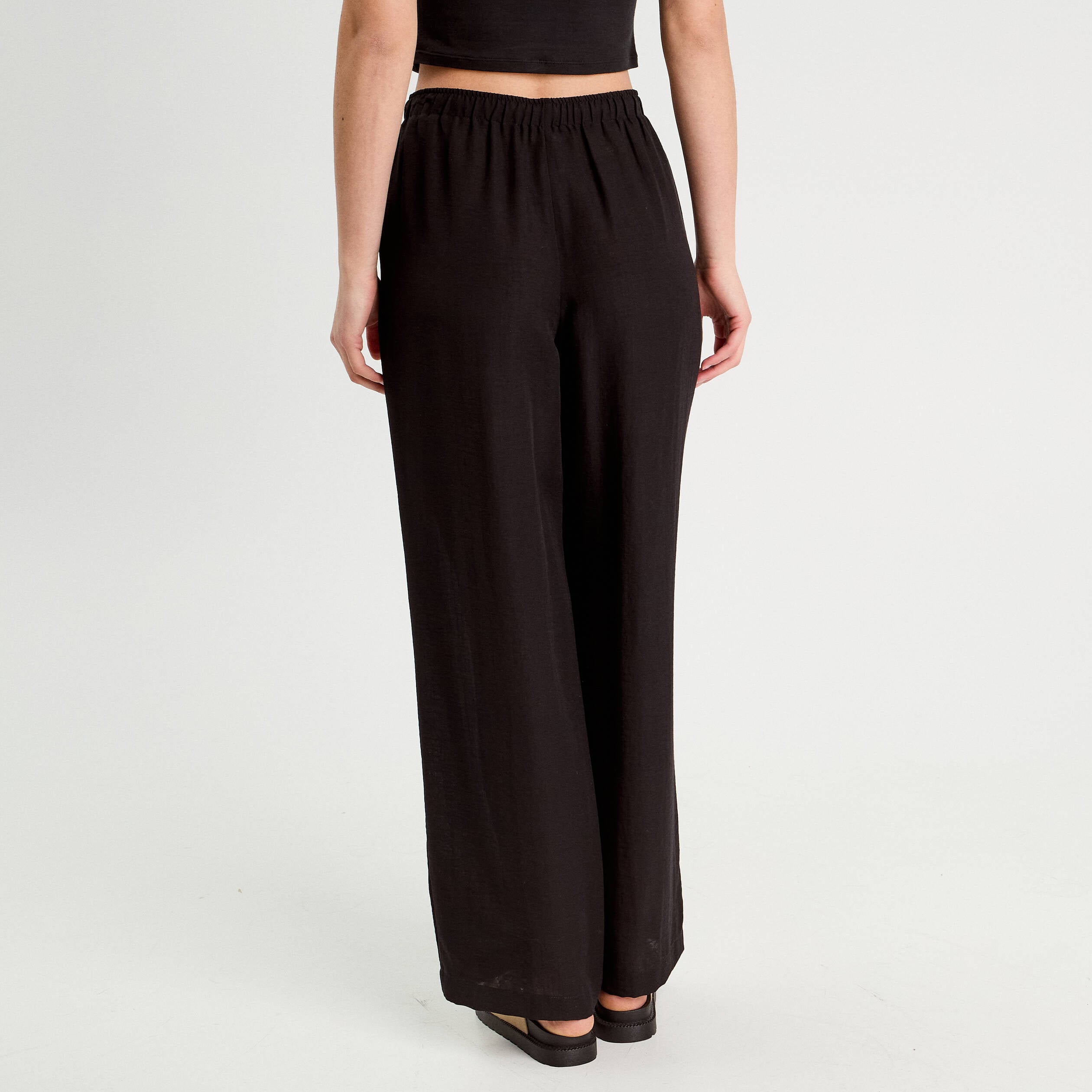 Pantalon large taille haute en cr&ecirc;pe noir femme