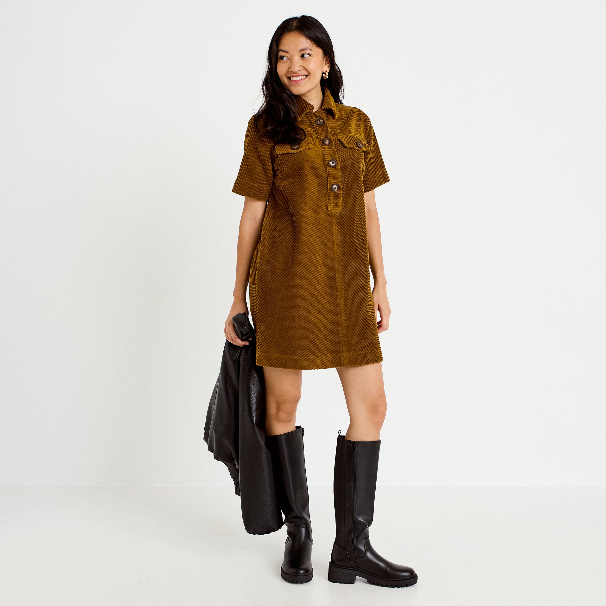 Robe courte droite en velours coton vert olive femme