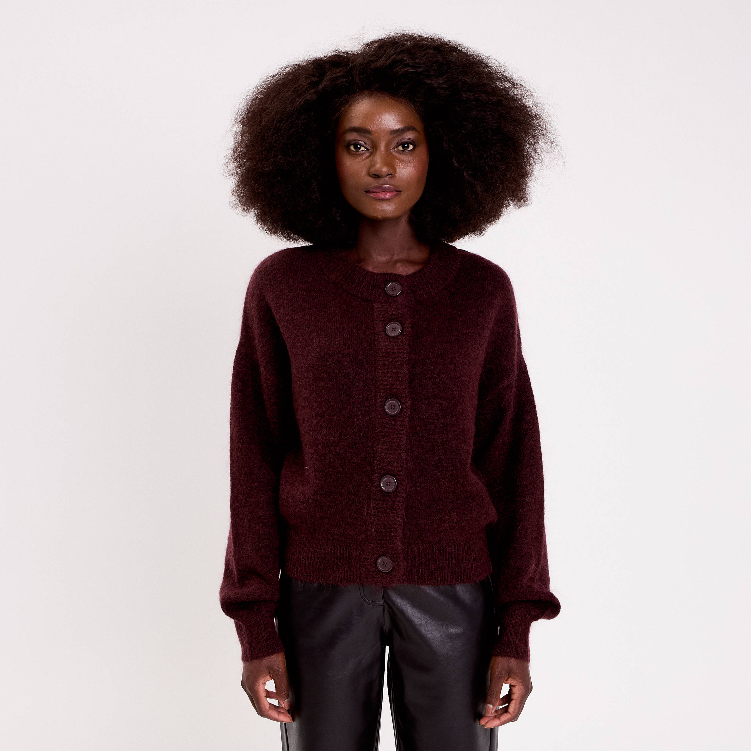 Gilet boutonn&eacute; rouge fonc&eacute; femme